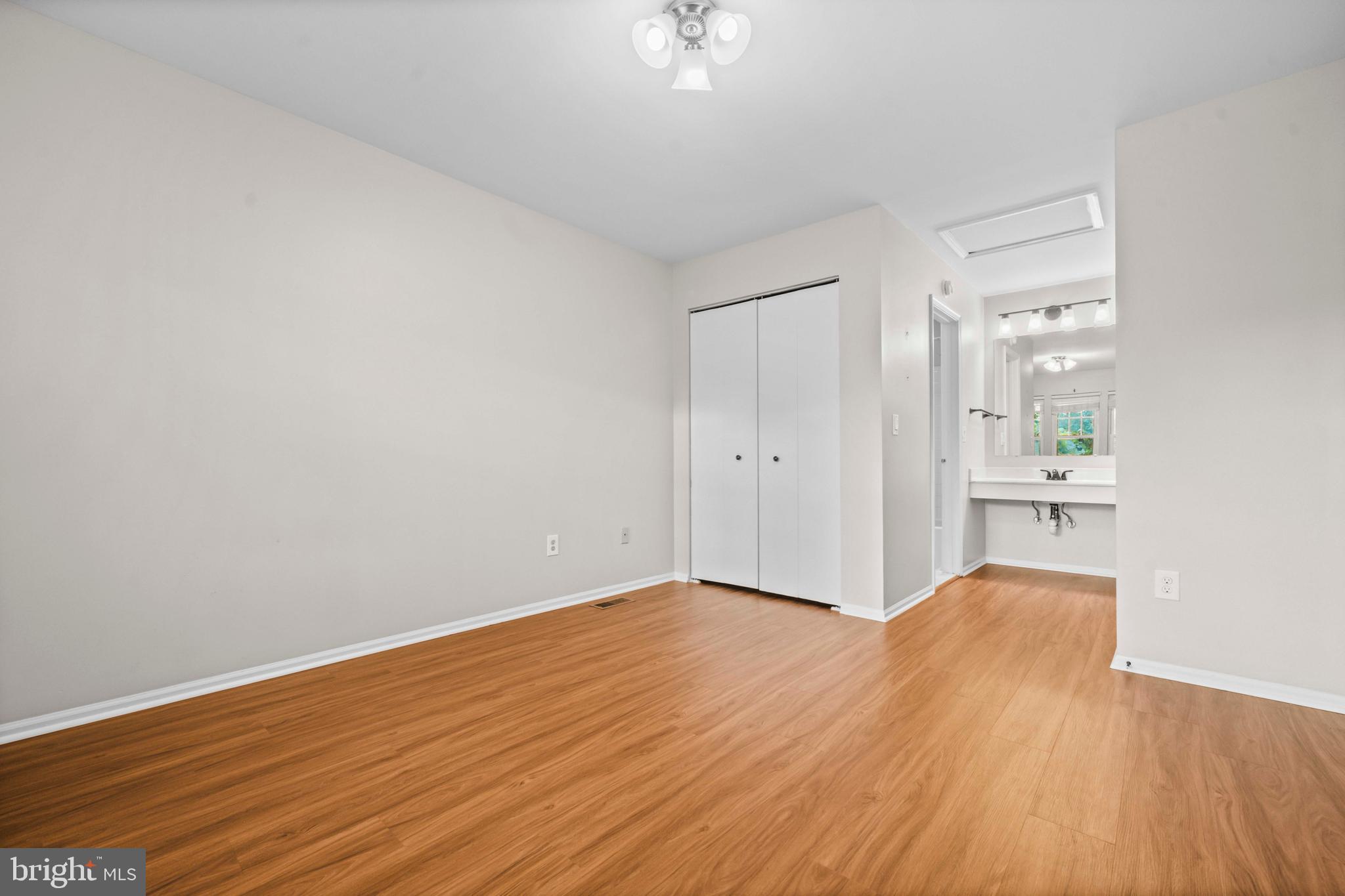 COUNTRYSIDE - Residential