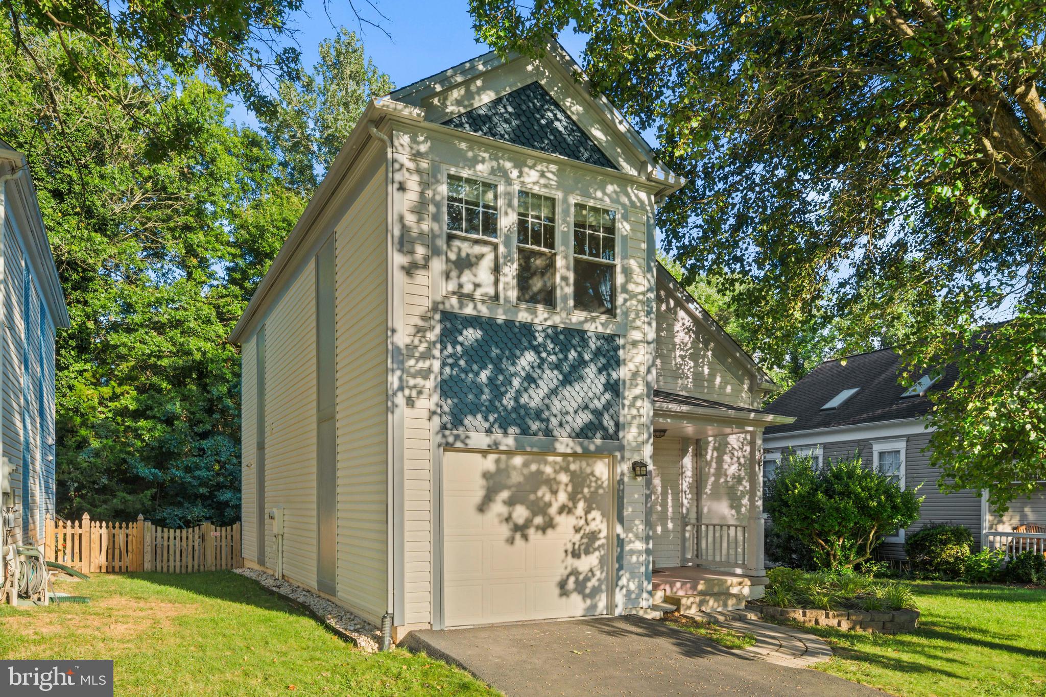 6 FENTON WOOD DRIVE