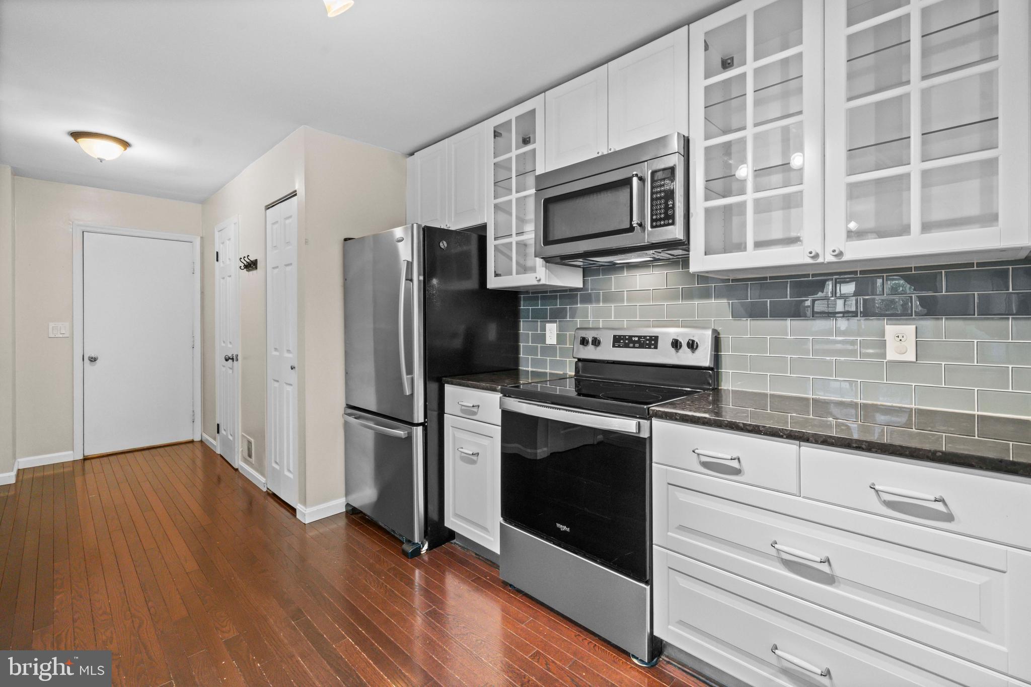 COUNTRYSIDE - Residential