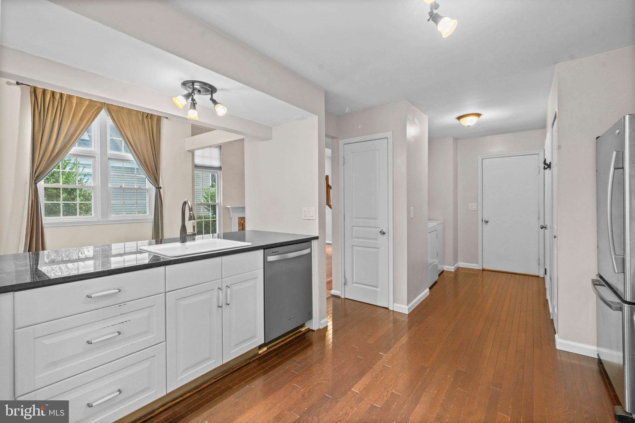 COUNTRYSIDE - Residential