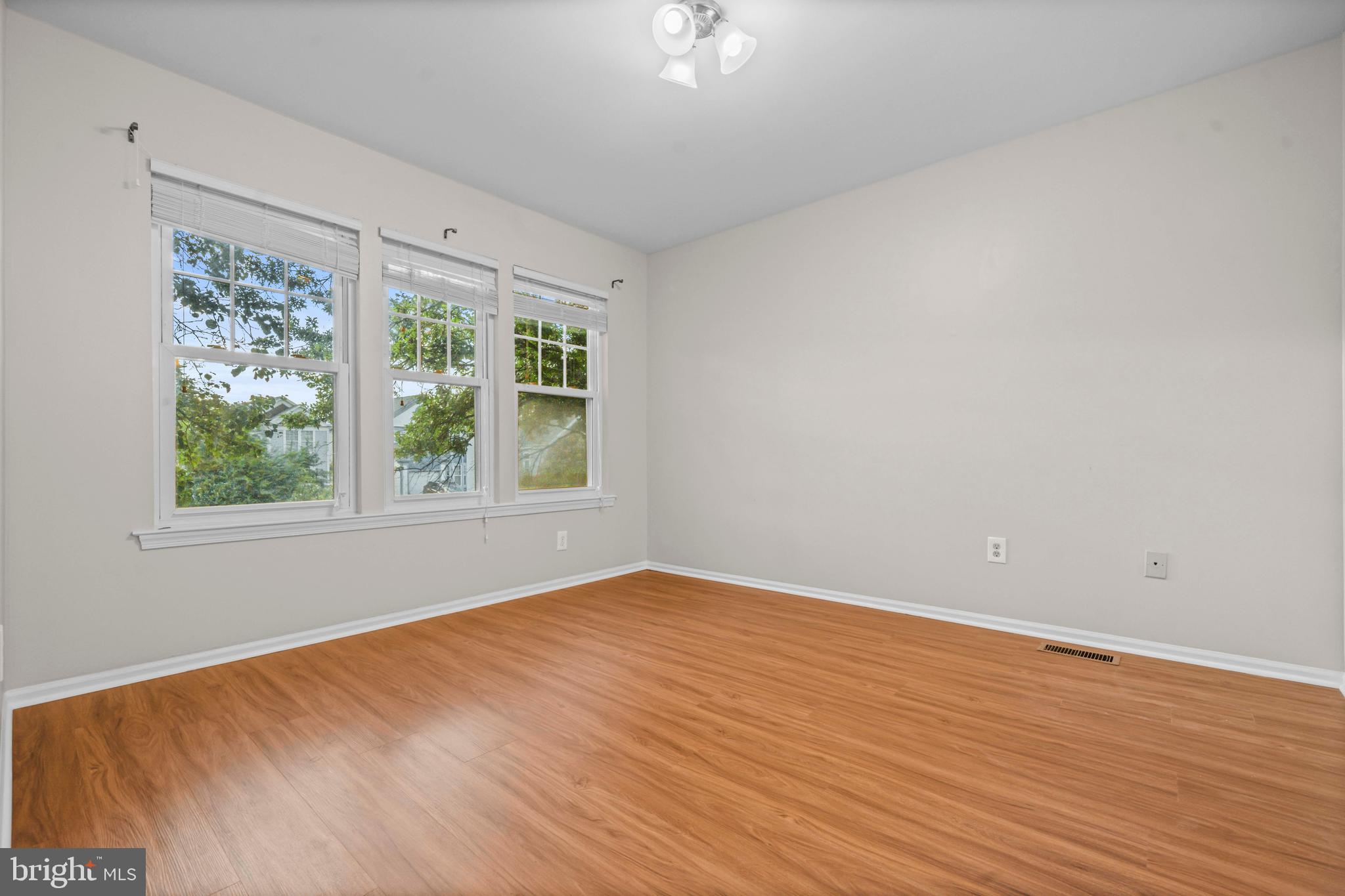 COUNTRYSIDE - Residential