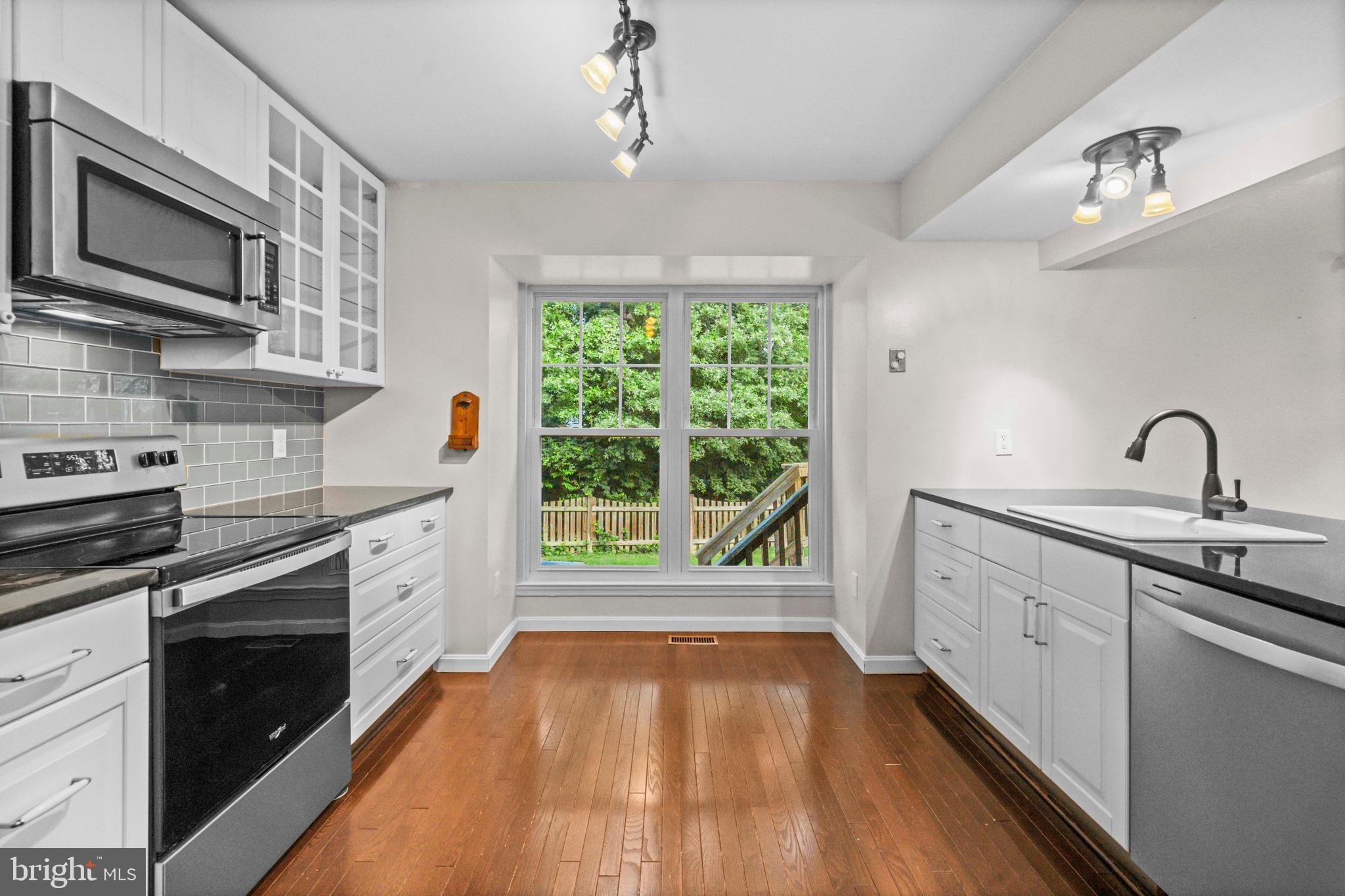 COUNTRYSIDE - Residential