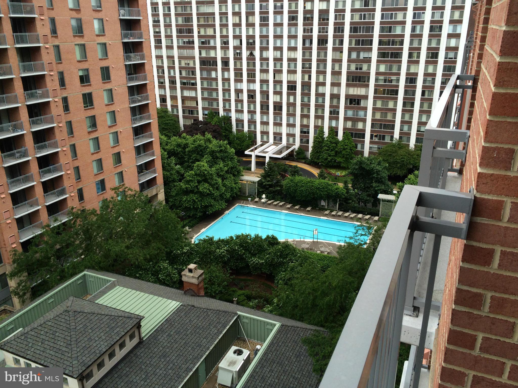 GALLERY AT WHITE FLINT - Residential