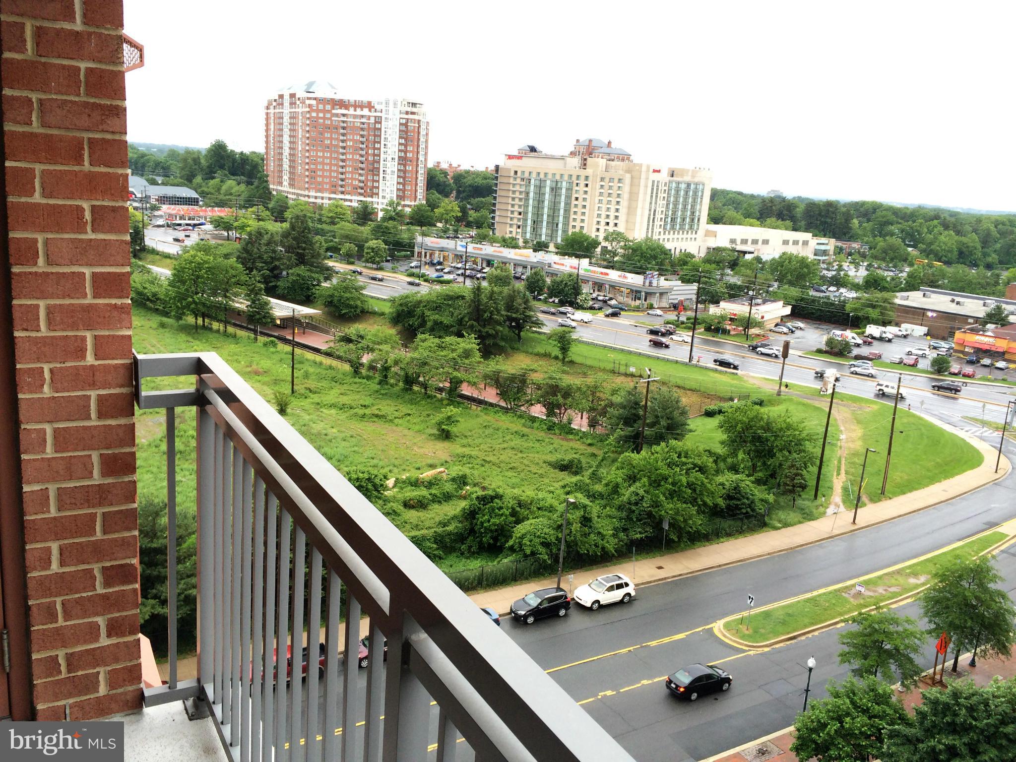 GALLERY AT WHITE FLINT - Residential