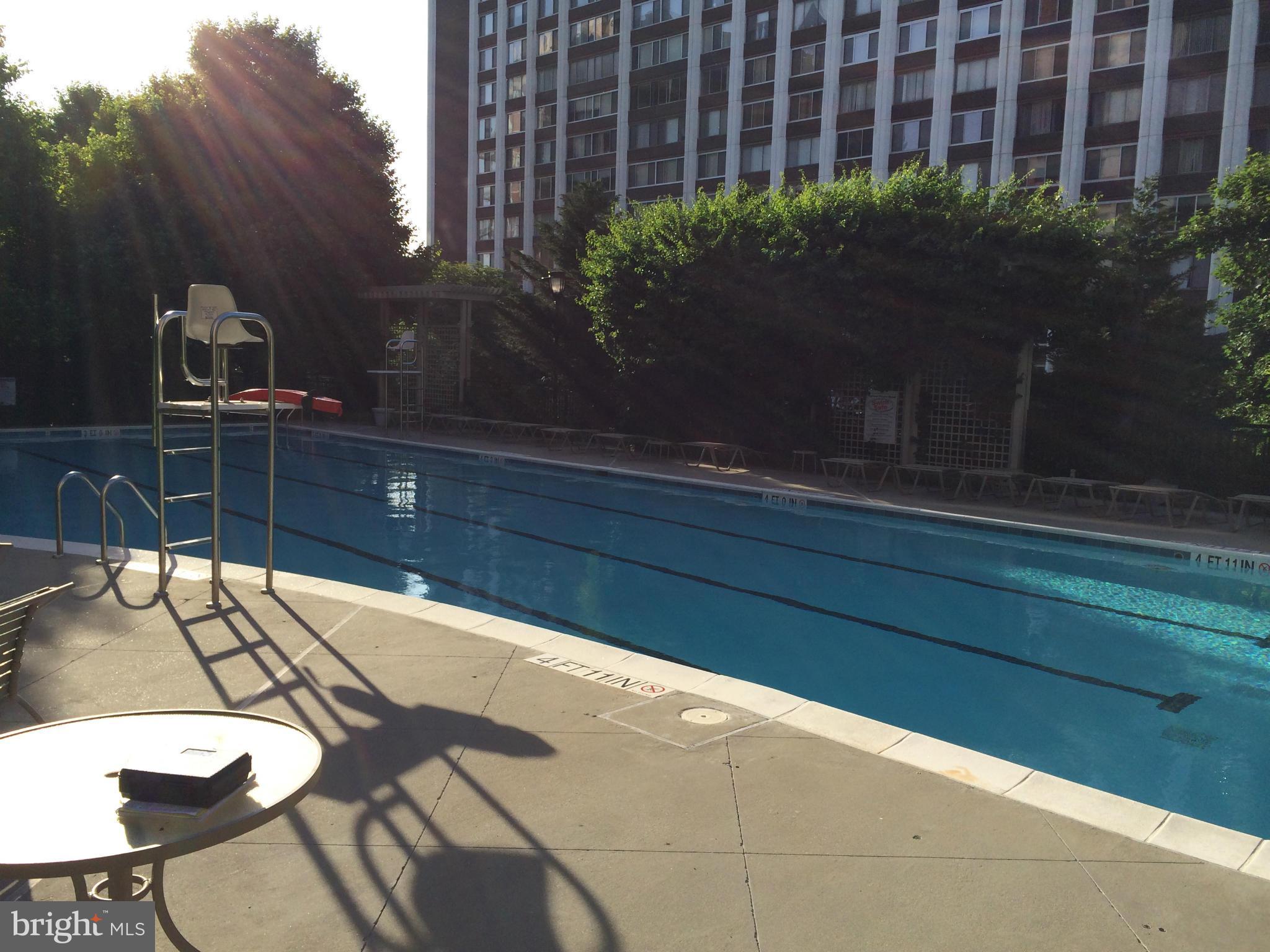 GALLERY AT WHITE FLINT - Residential