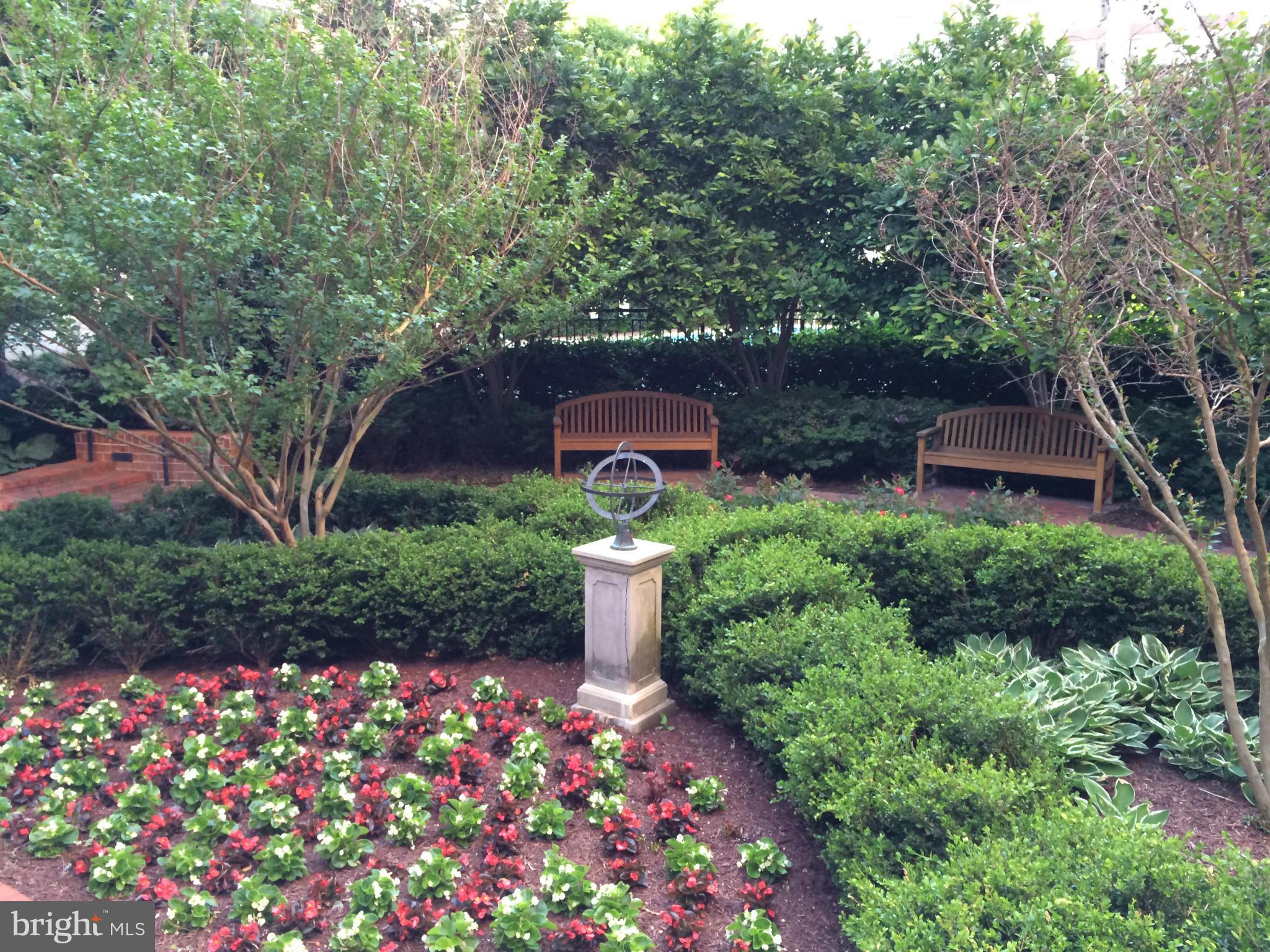 GALLERY AT WHITE FLINT - Residential