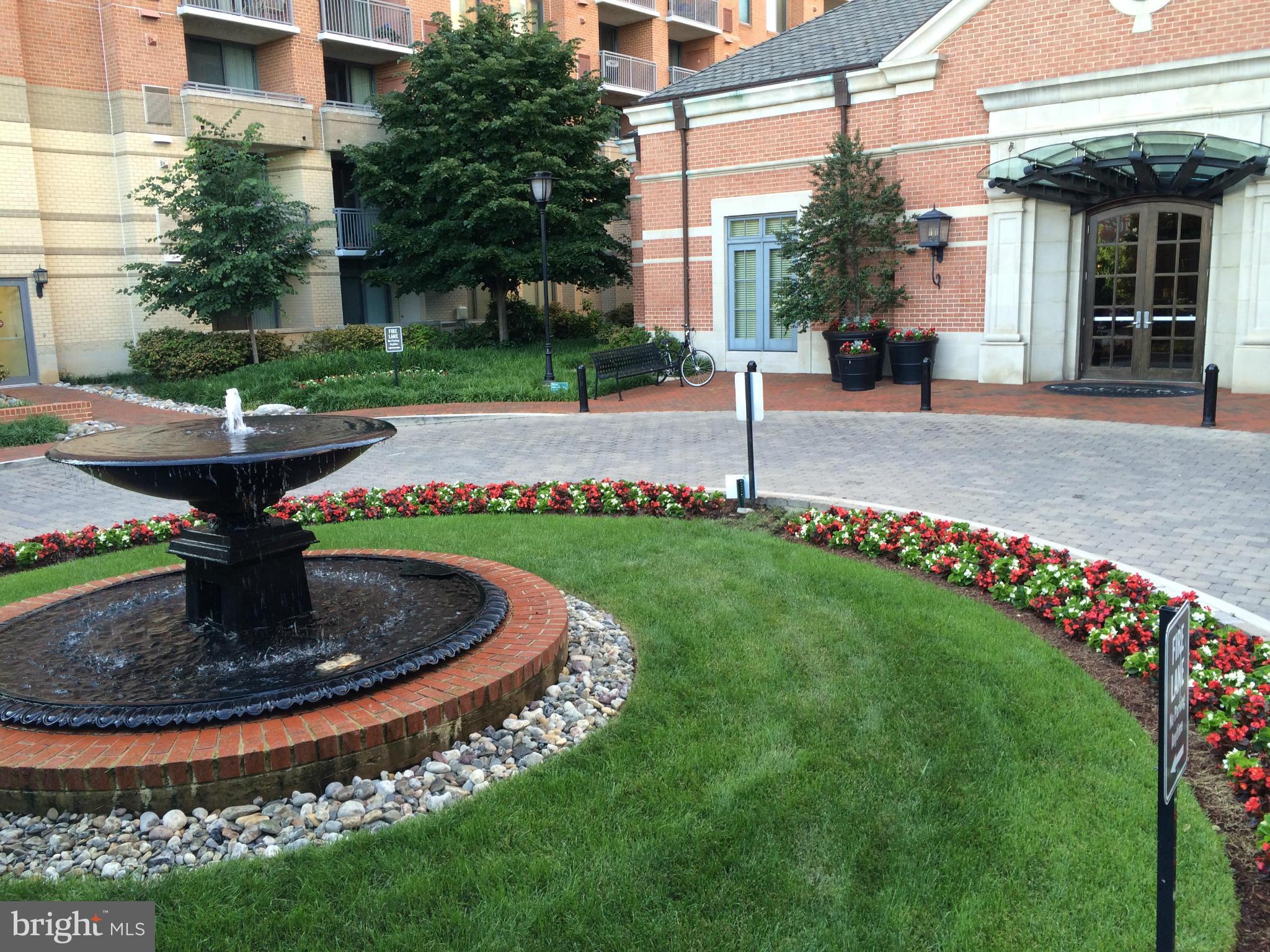 GALLERY AT WHITE FLINT - Residential