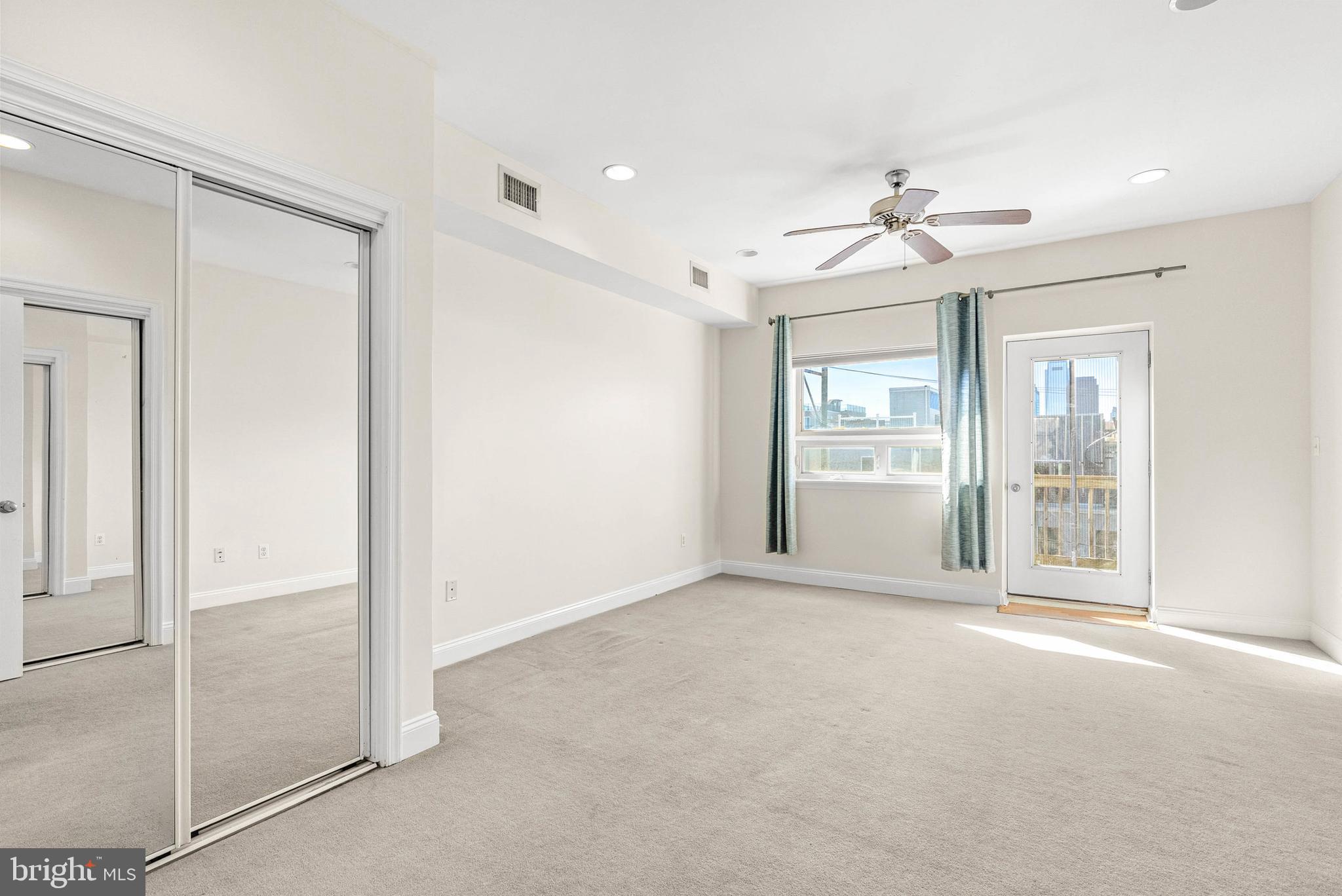 FAIRMOUNT - Residential Income