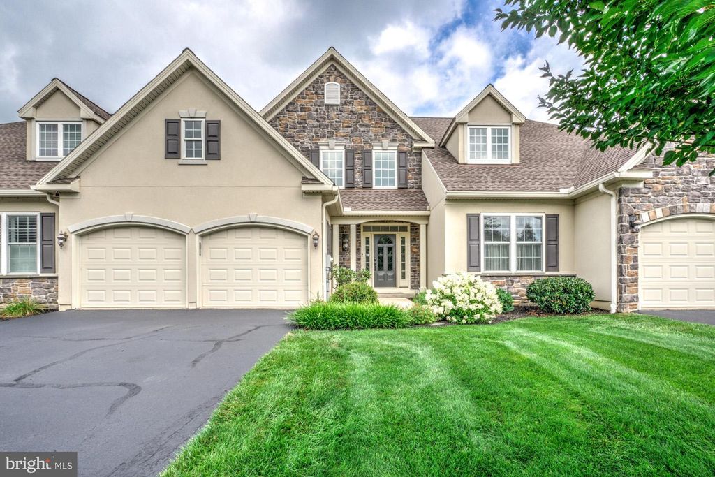 Photo of 802 Huntington Place, LANCASTER, PA 17601 (MLS # PALA2073242)