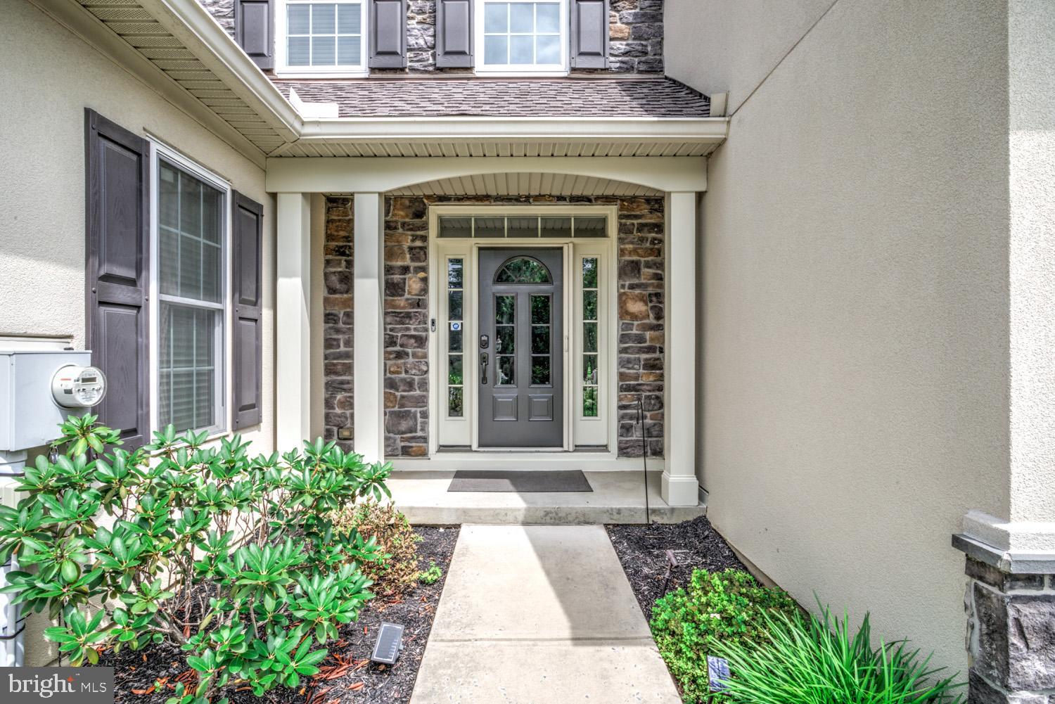 802 HUNTINGTON PLACE