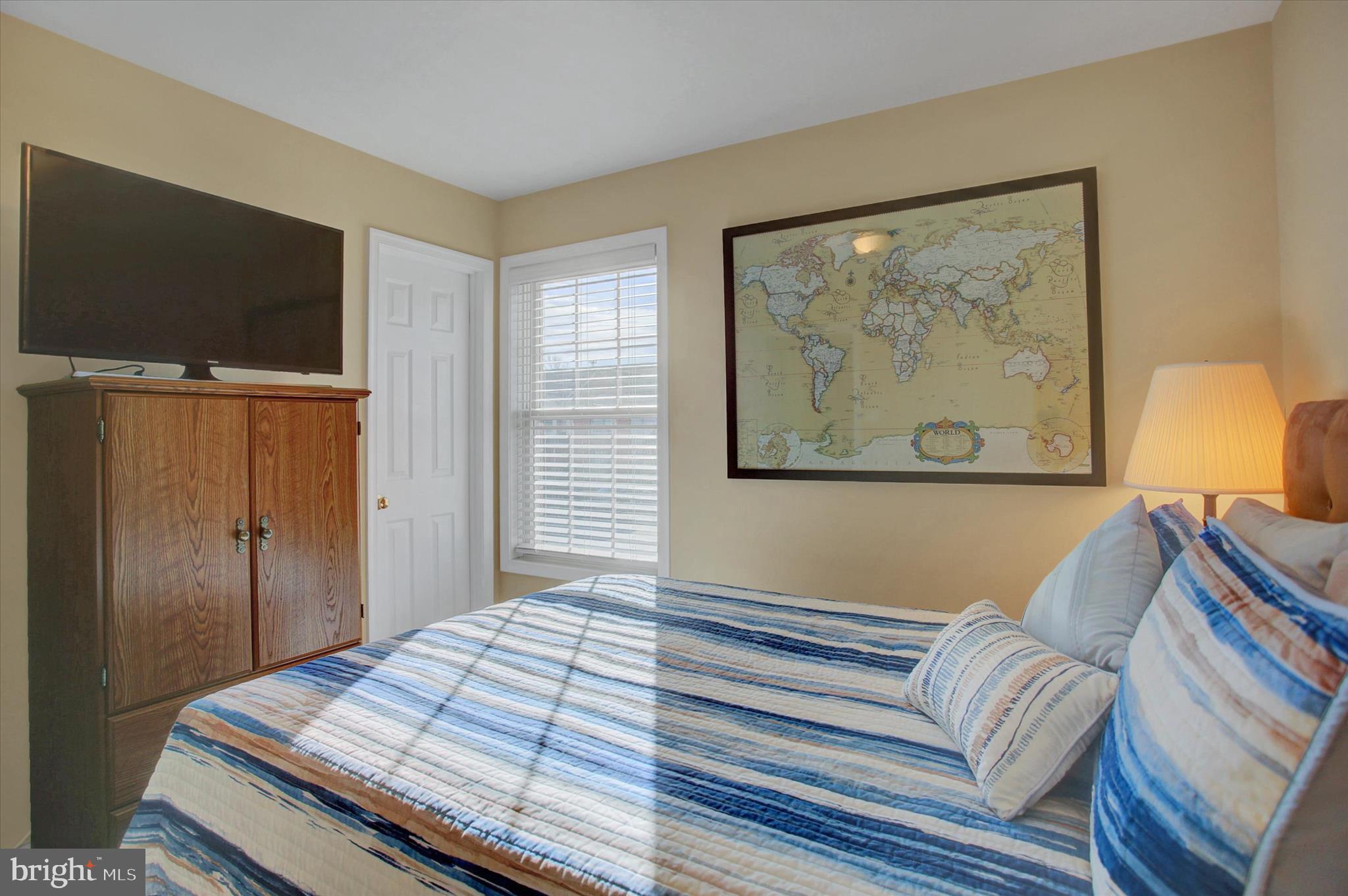 TOWN AND COUNTRY - Residential