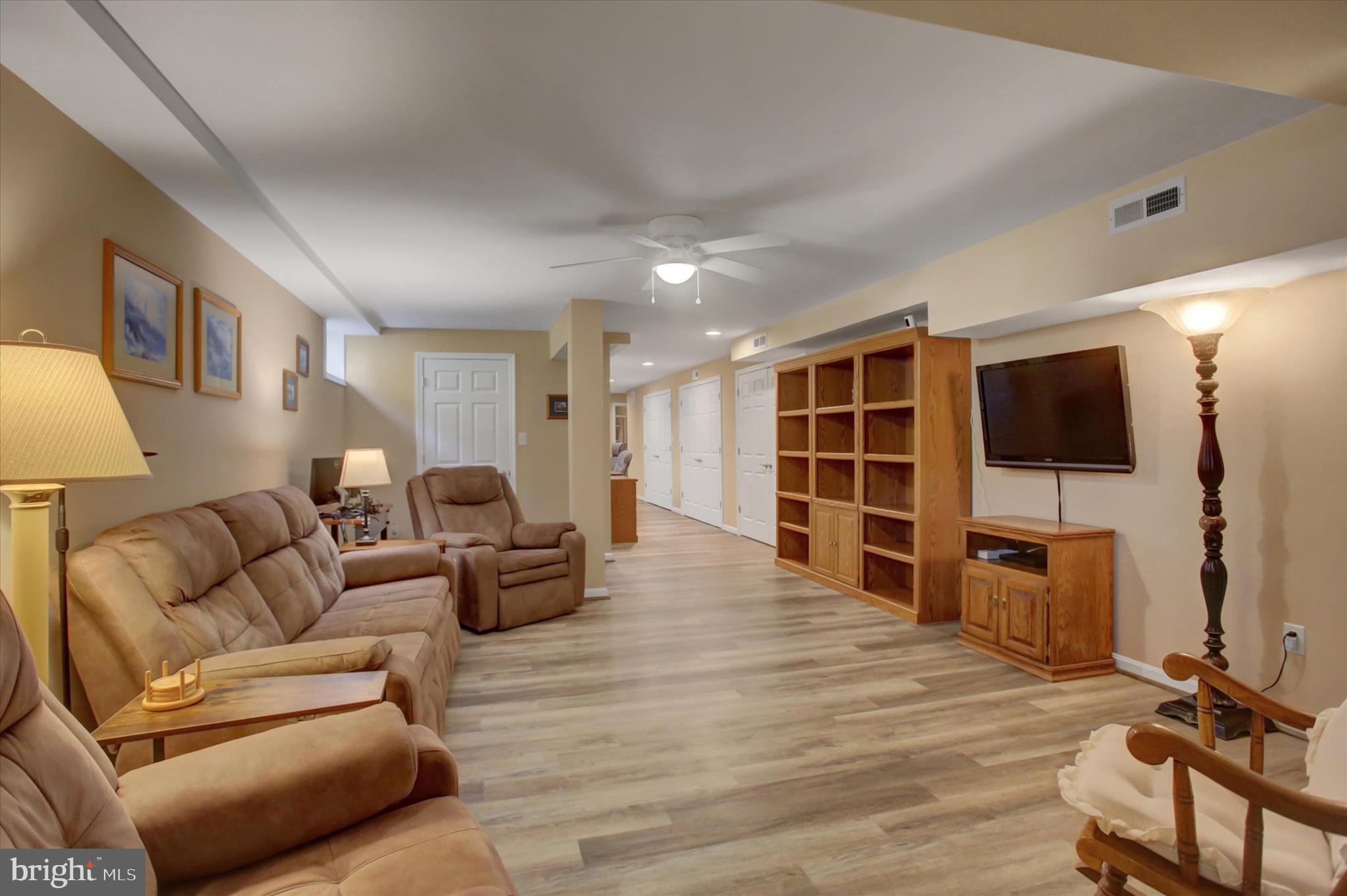 TOWN AND COUNTRY - Residential