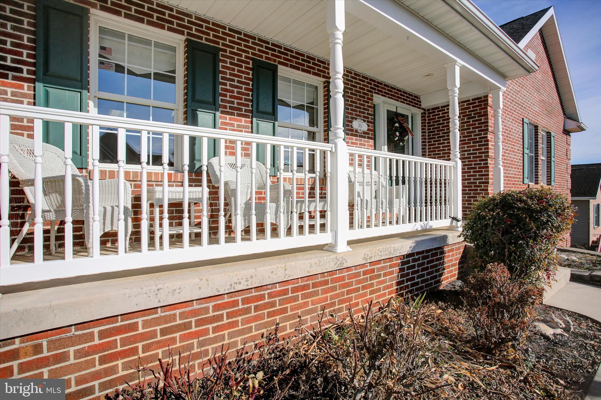 TOWN AND COUNTRY - Residential