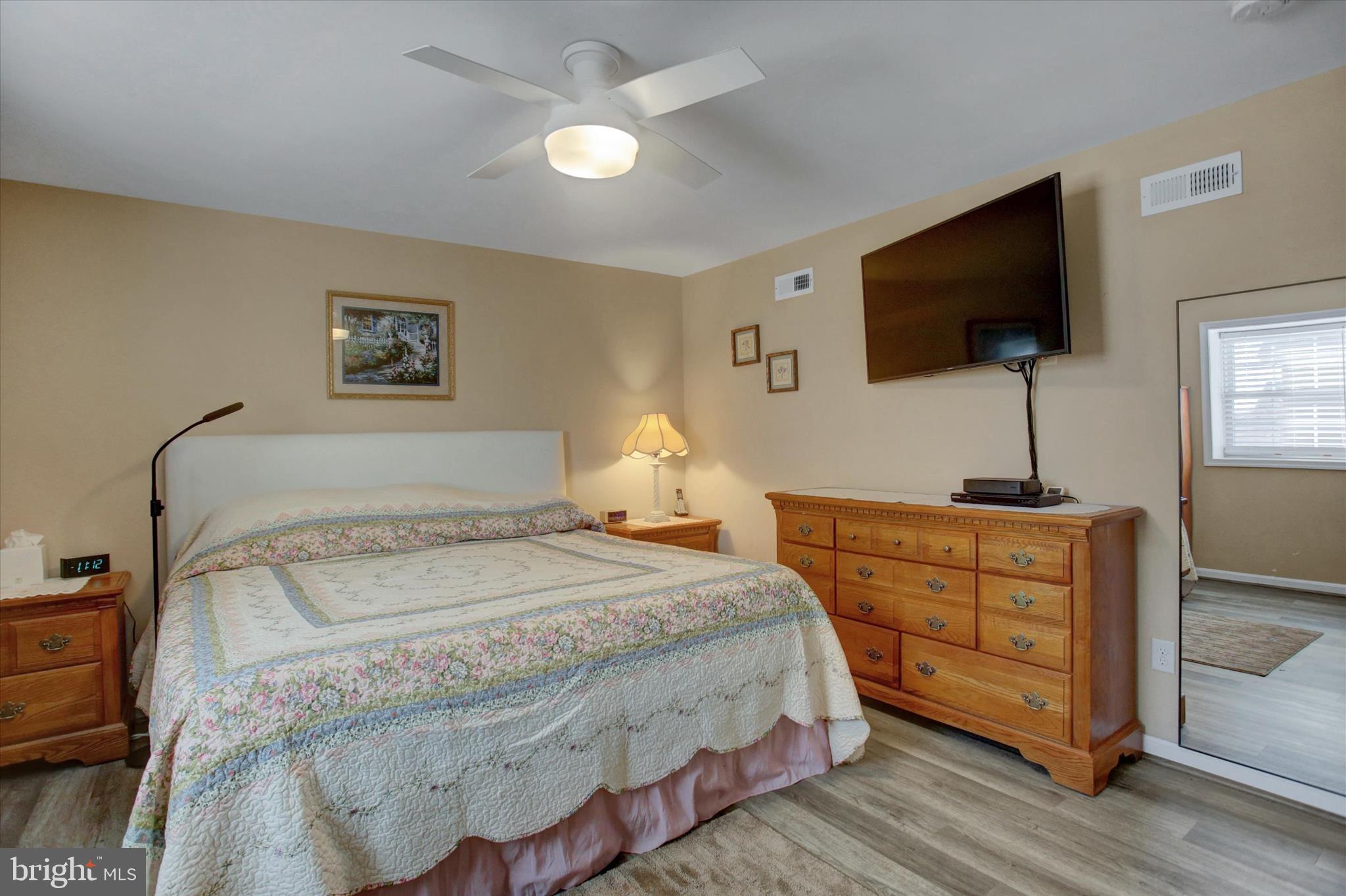 TOWN AND COUNTRY - Residential