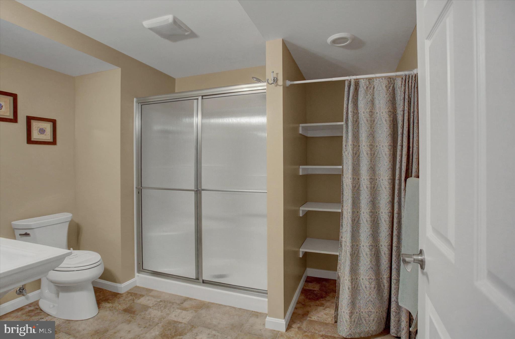 TOWN AND COUNTRY - Residential