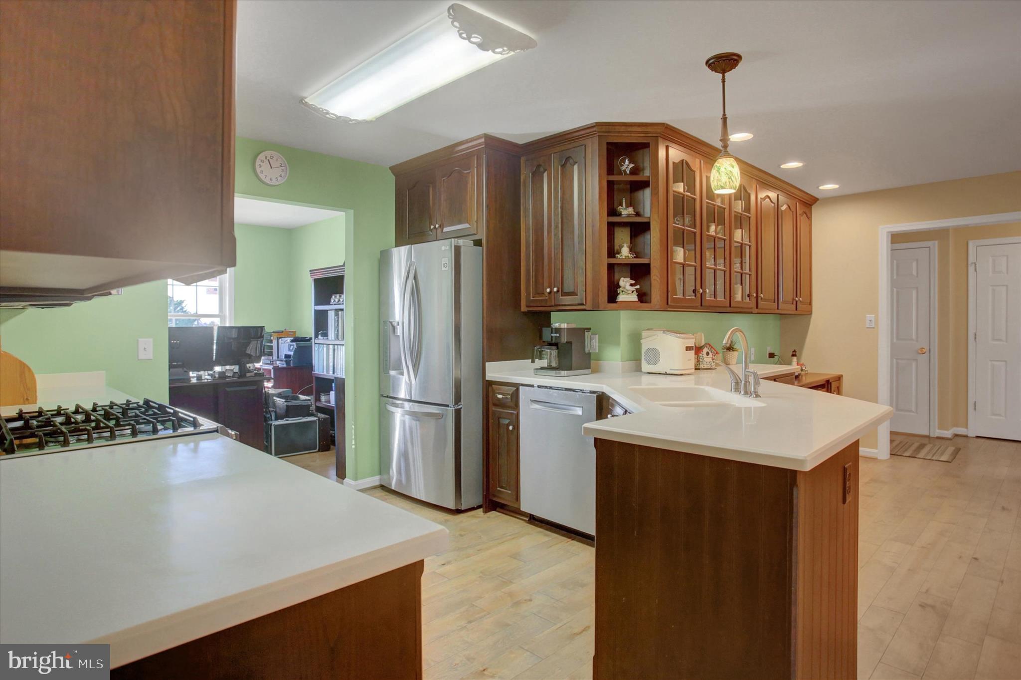 TOWN AND COUNTRY - Residential