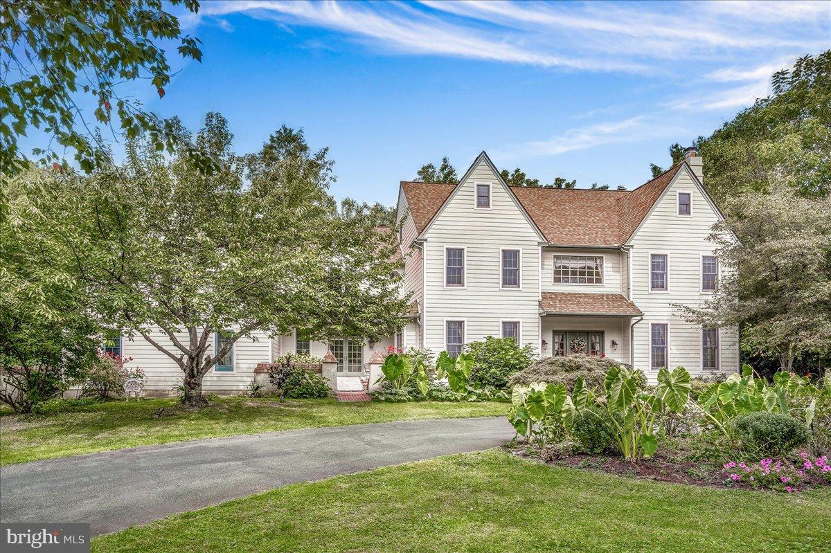 993 BANESWOOD DRIVE