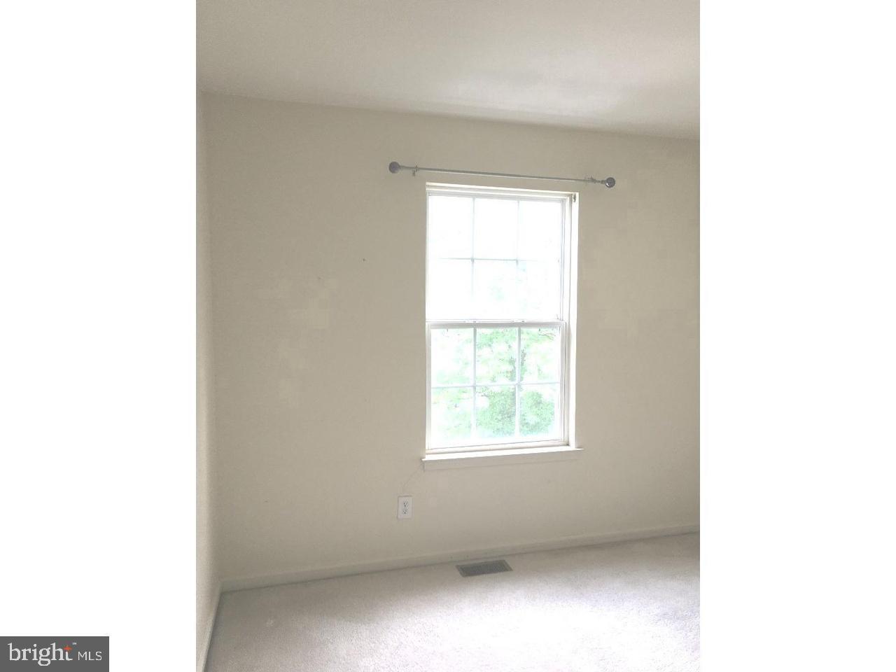 CHARLESTOWN OAKS - Residential Lease