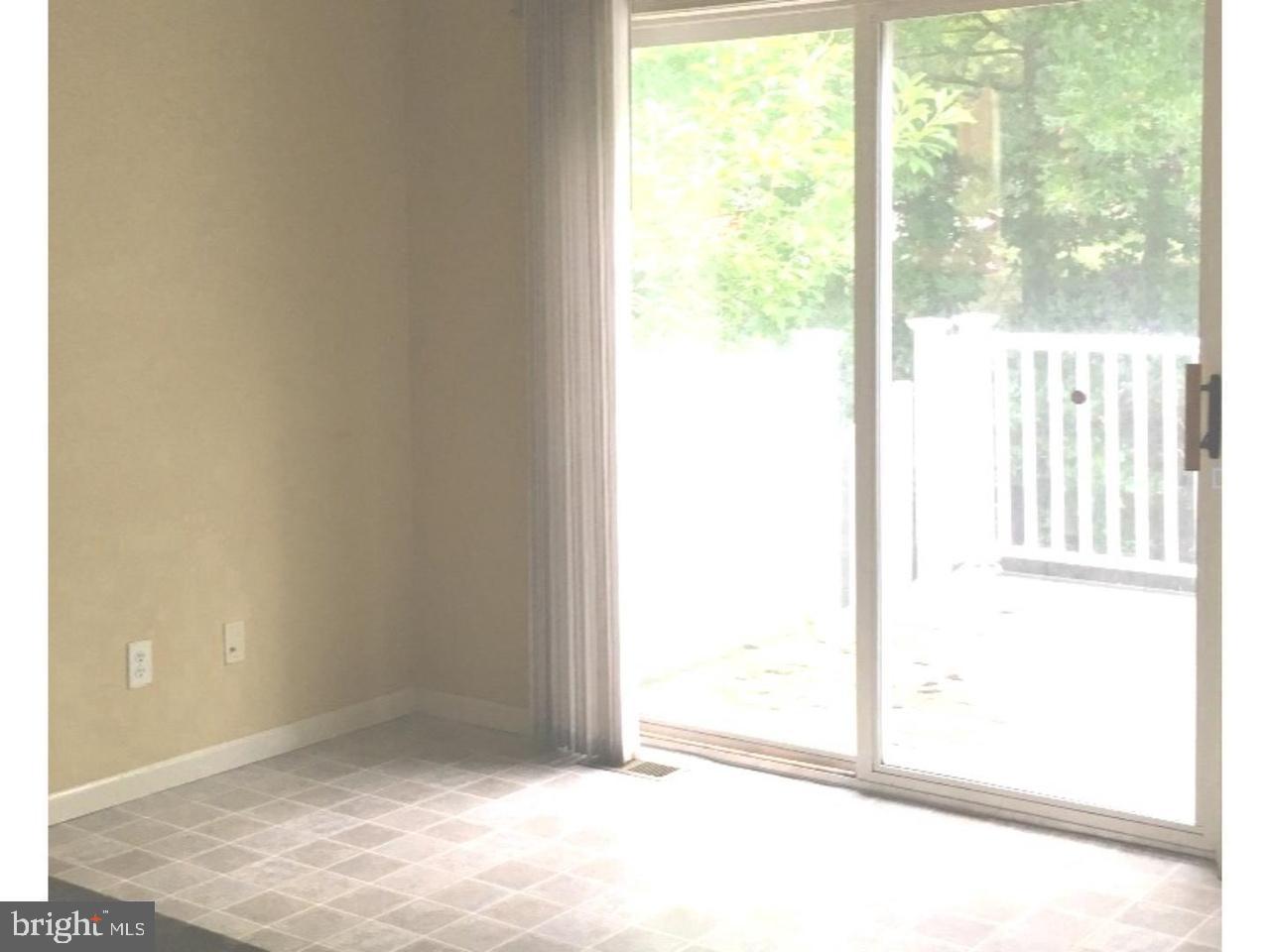 CHARLESTOWN OAKS - Residential Lease