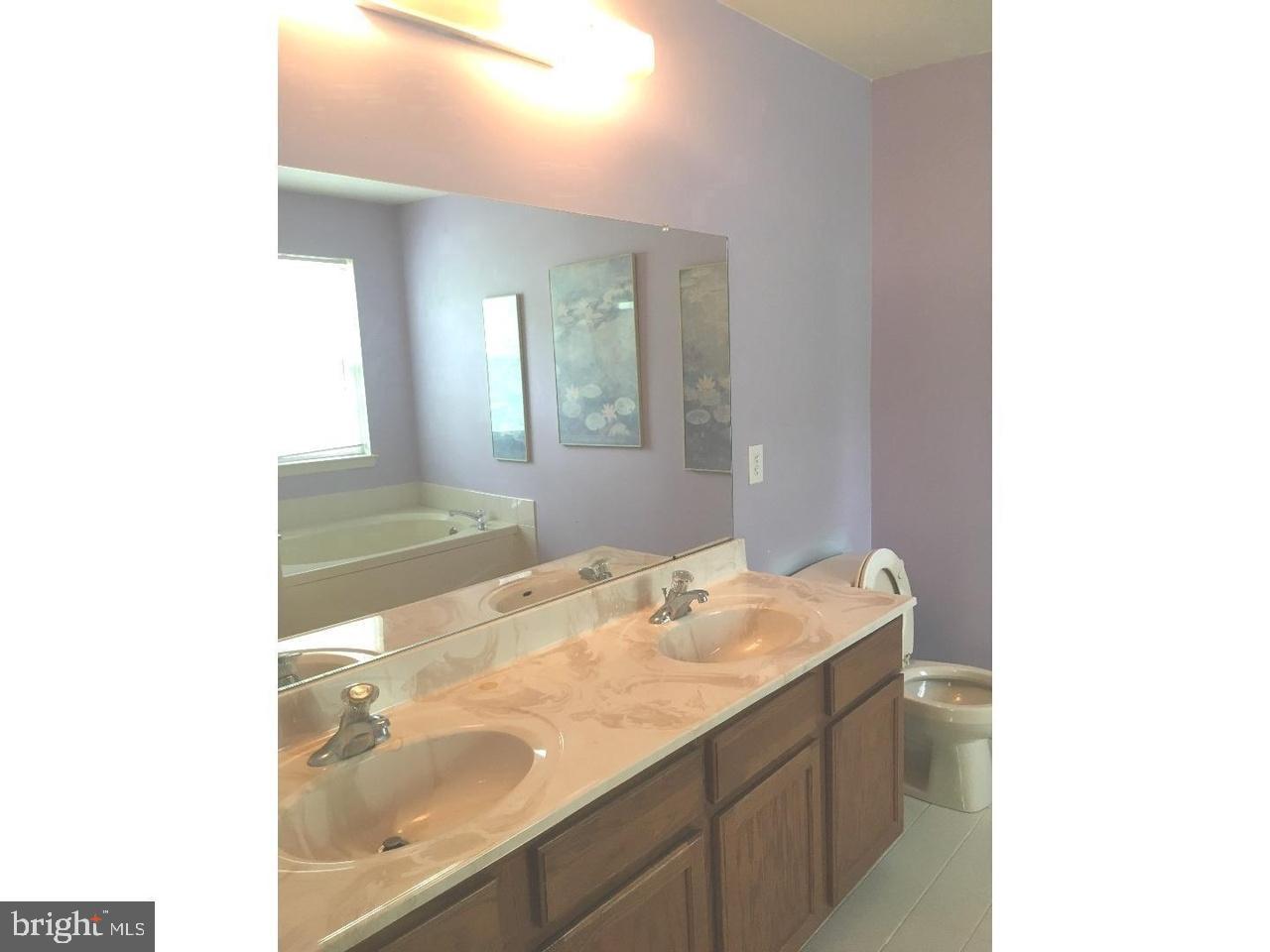 CHARLESTOWN OAKS - Residential Lease