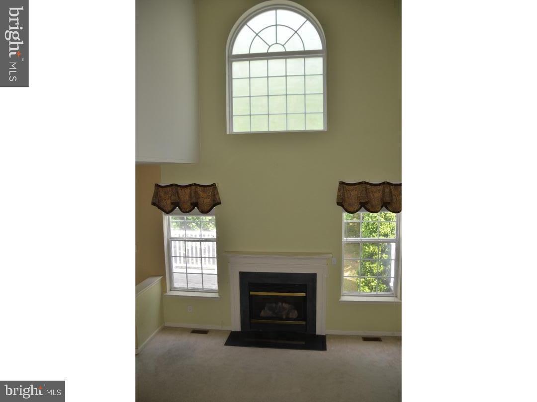 CHARLESTOWN OAKS - Residential Lease