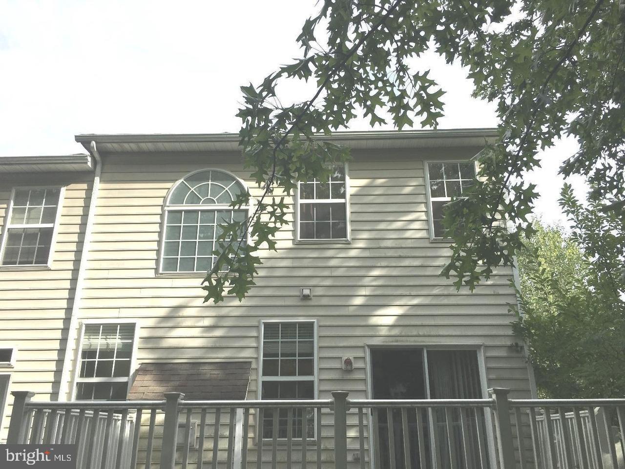 CHARLESTOWN OAKS - Residential Lease