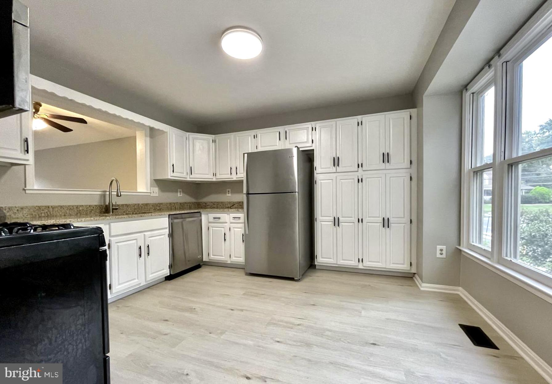 THE HOLLOWS - Residential Lease