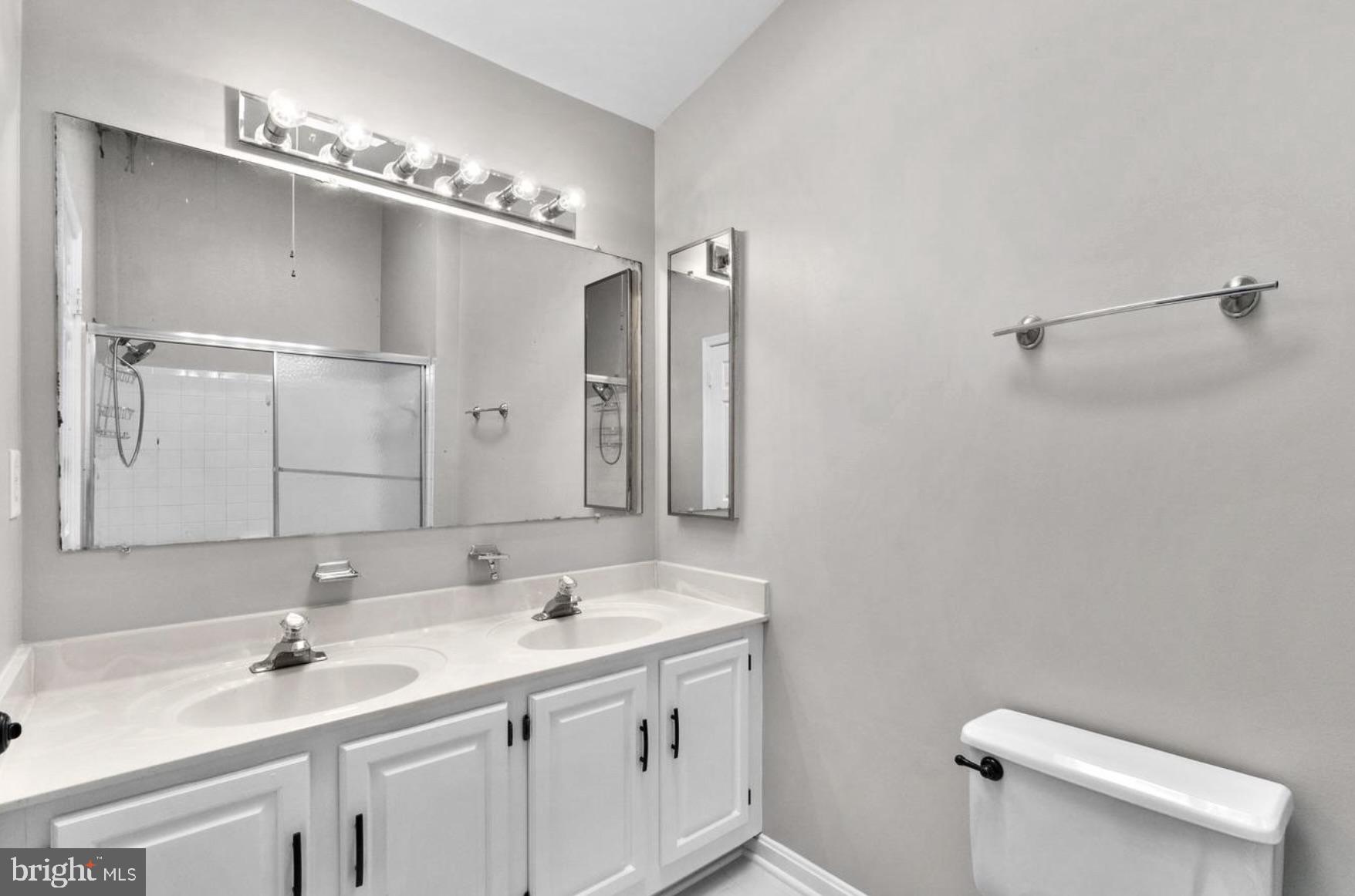 THE HOLLOWS - Residential Lease