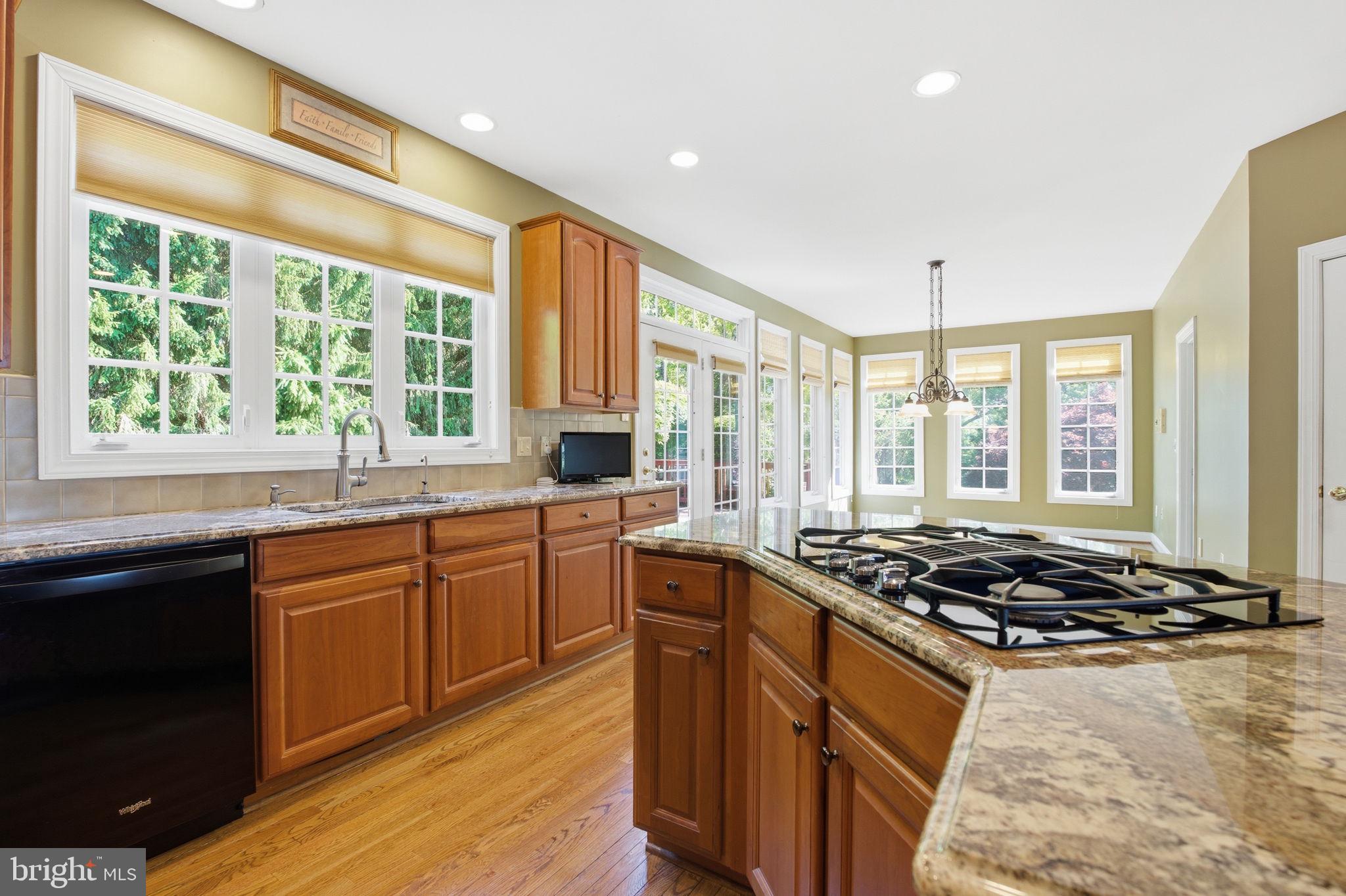 MANOR OAKS - Residential