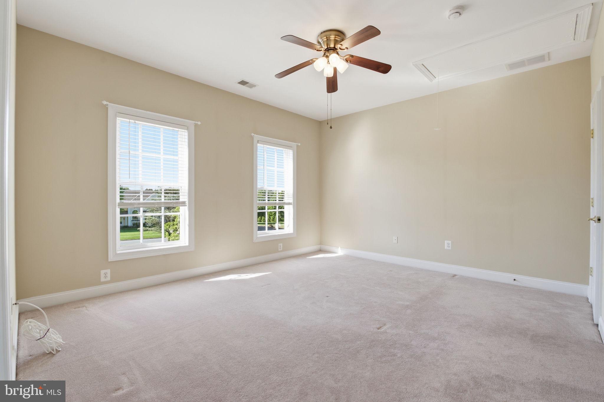 MANOR OAKS - Residential