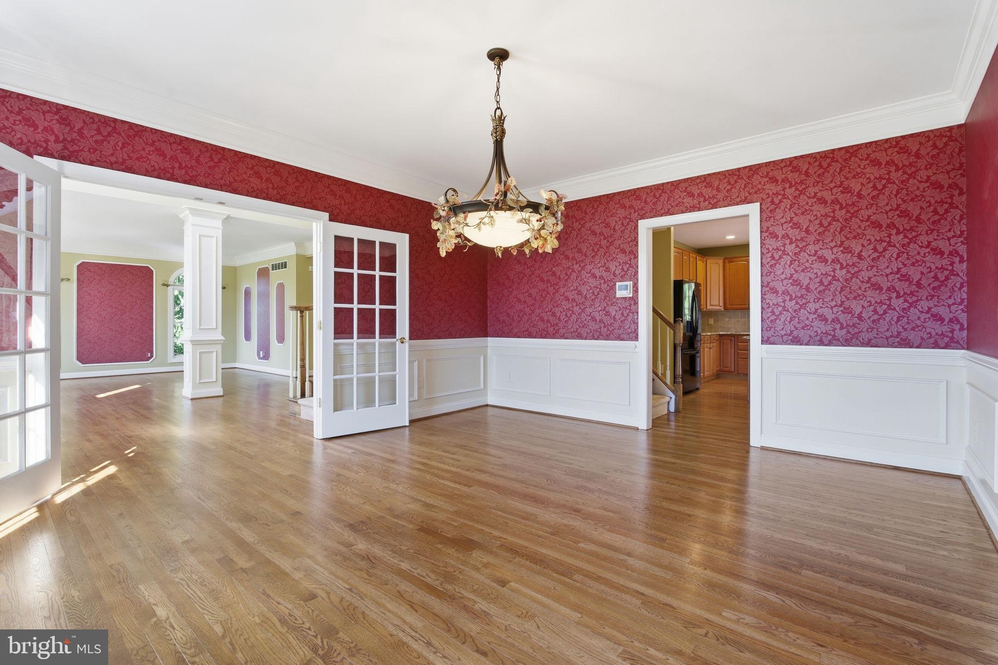 MANOR OAKS - Residential