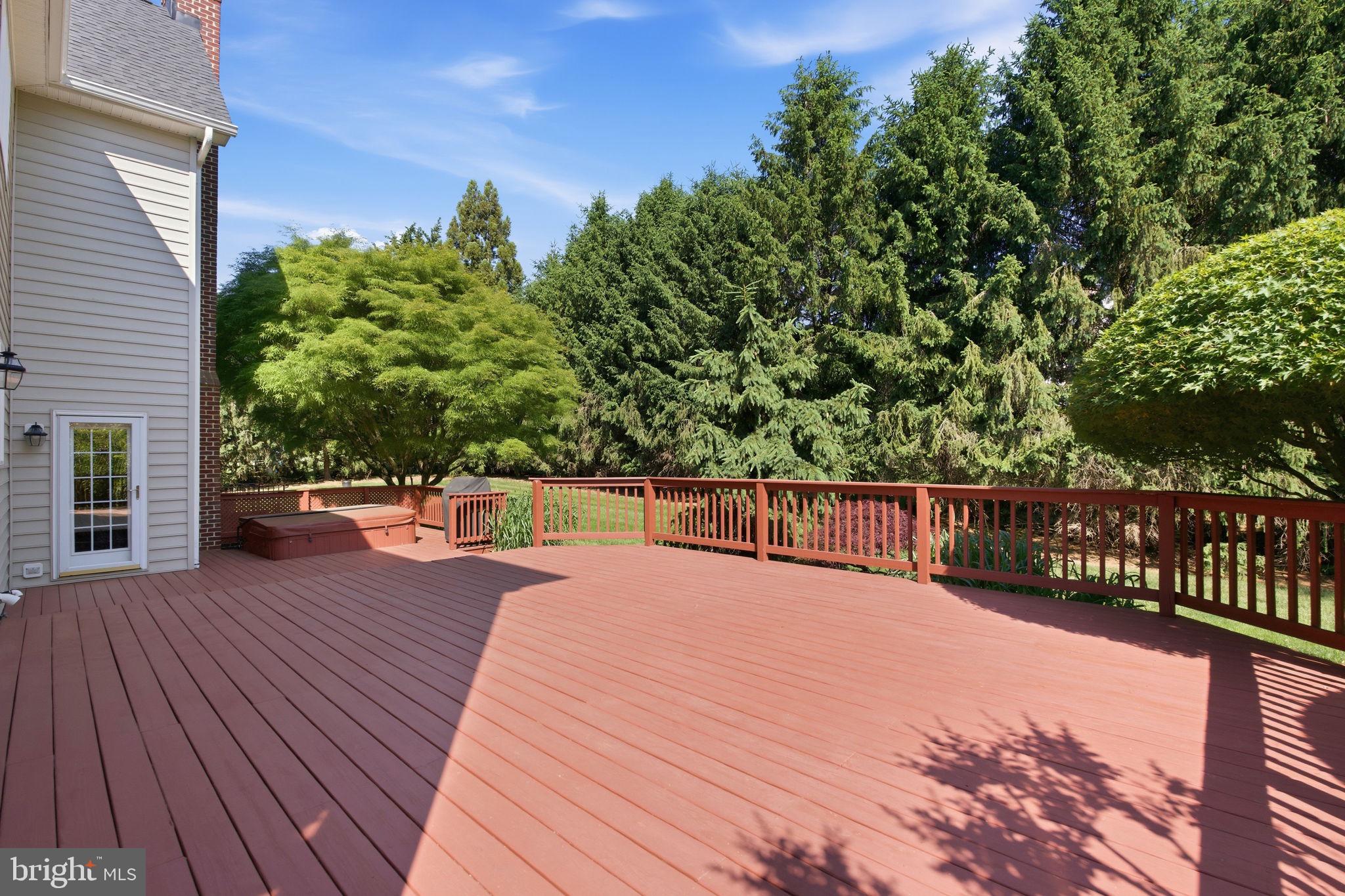 MANOR OAKS - Residential
