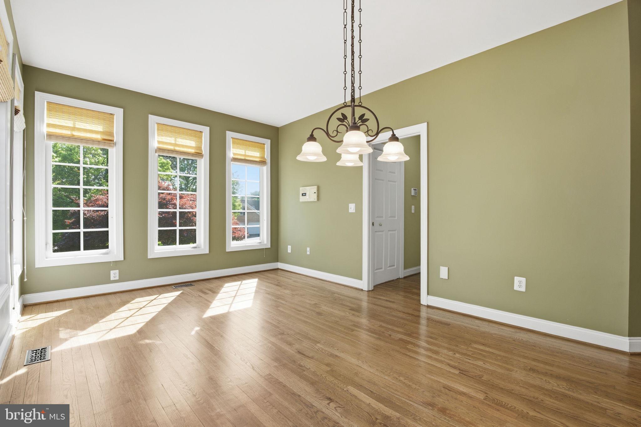 MANOR OAKS - Residential