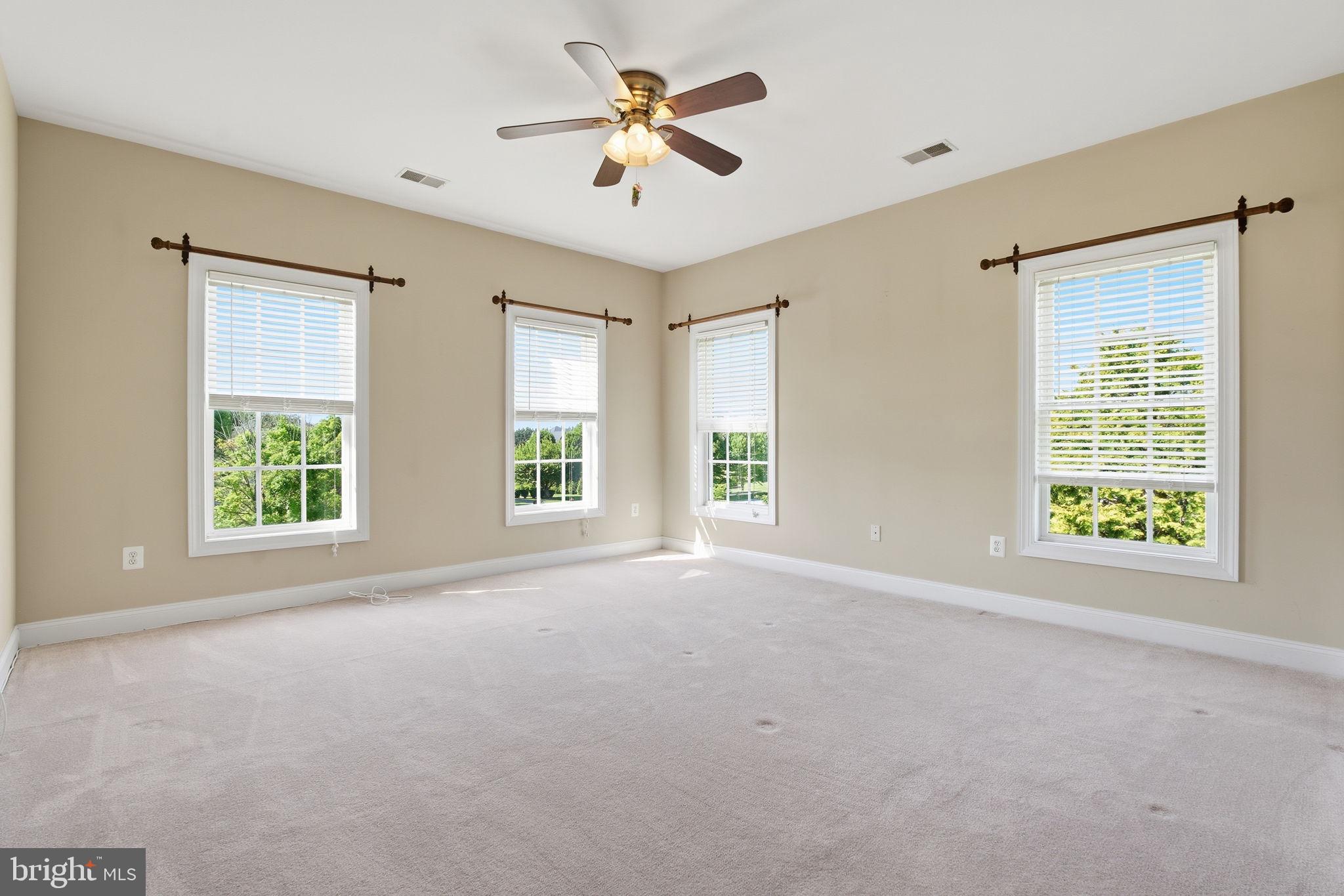 MANOR OAKS - Residential
