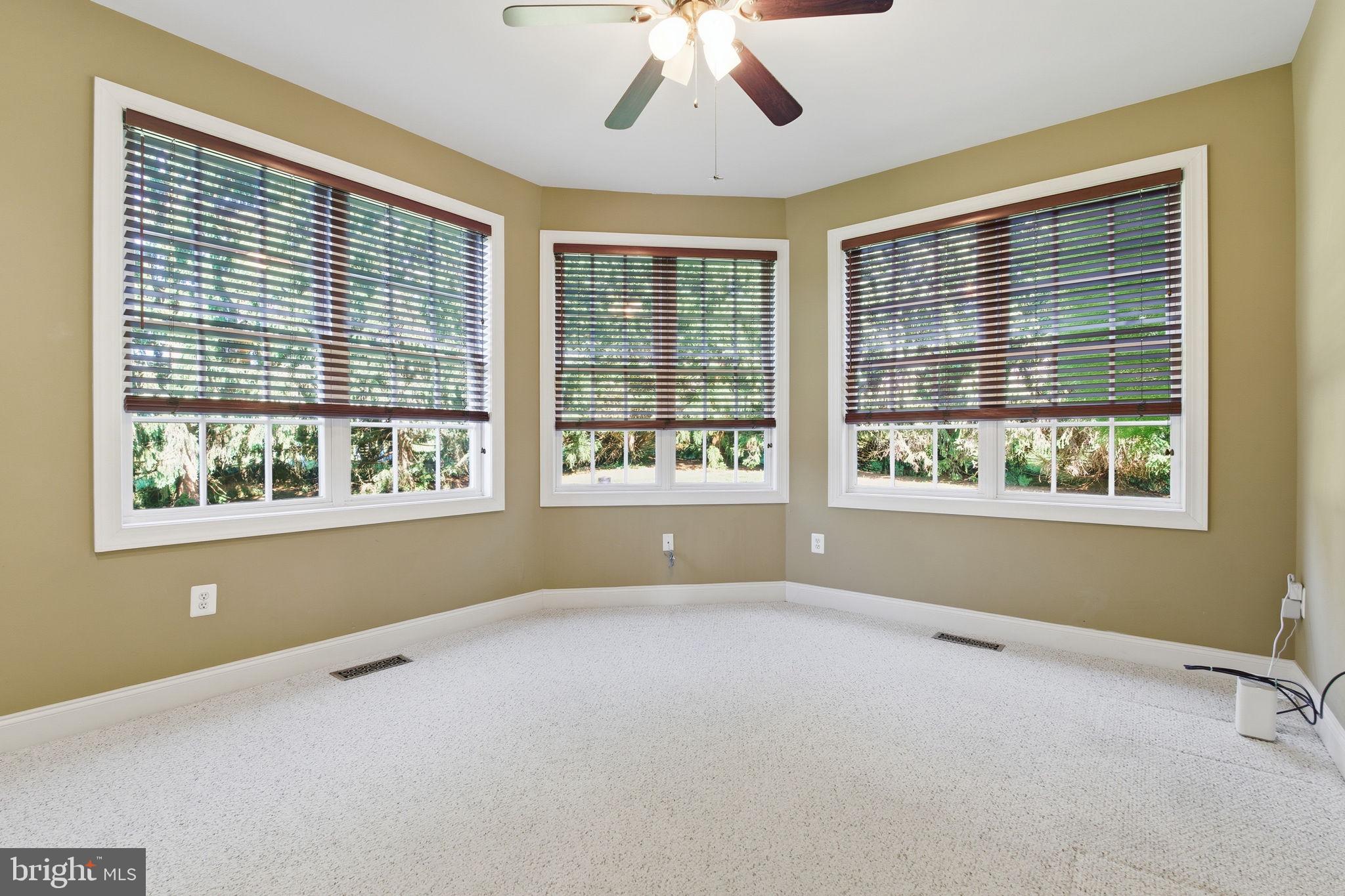 MANOR OAKS - Residential