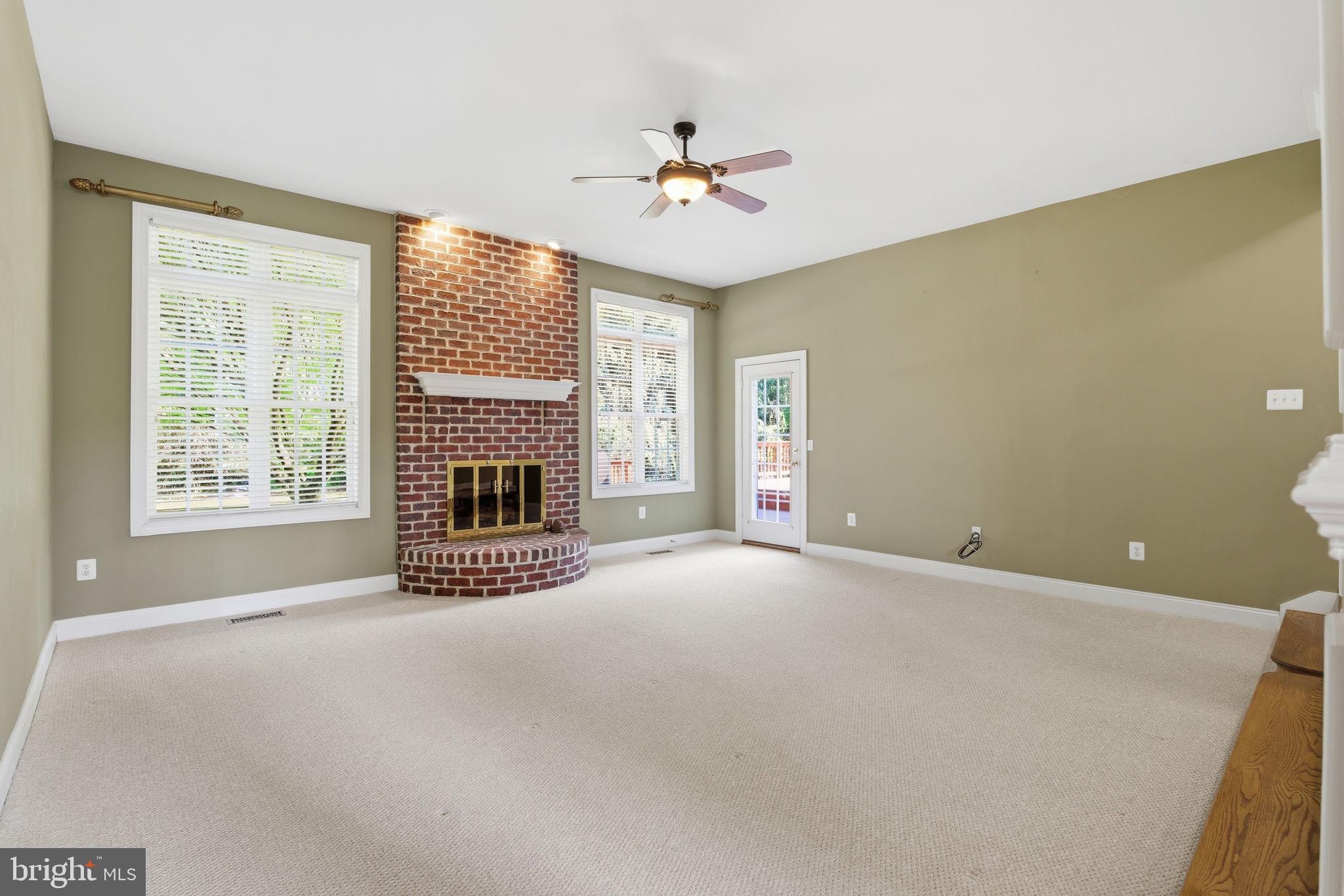 MANOR OAKS - Residential
