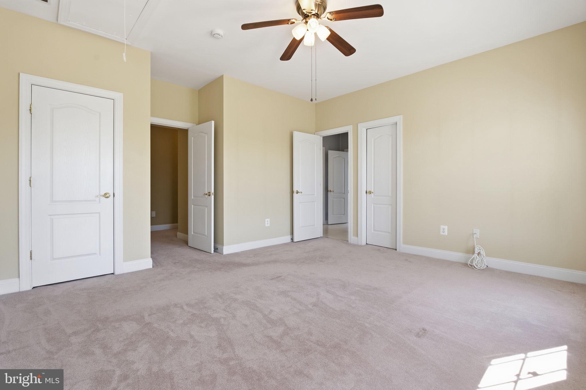 MANOR OAKS - Residential