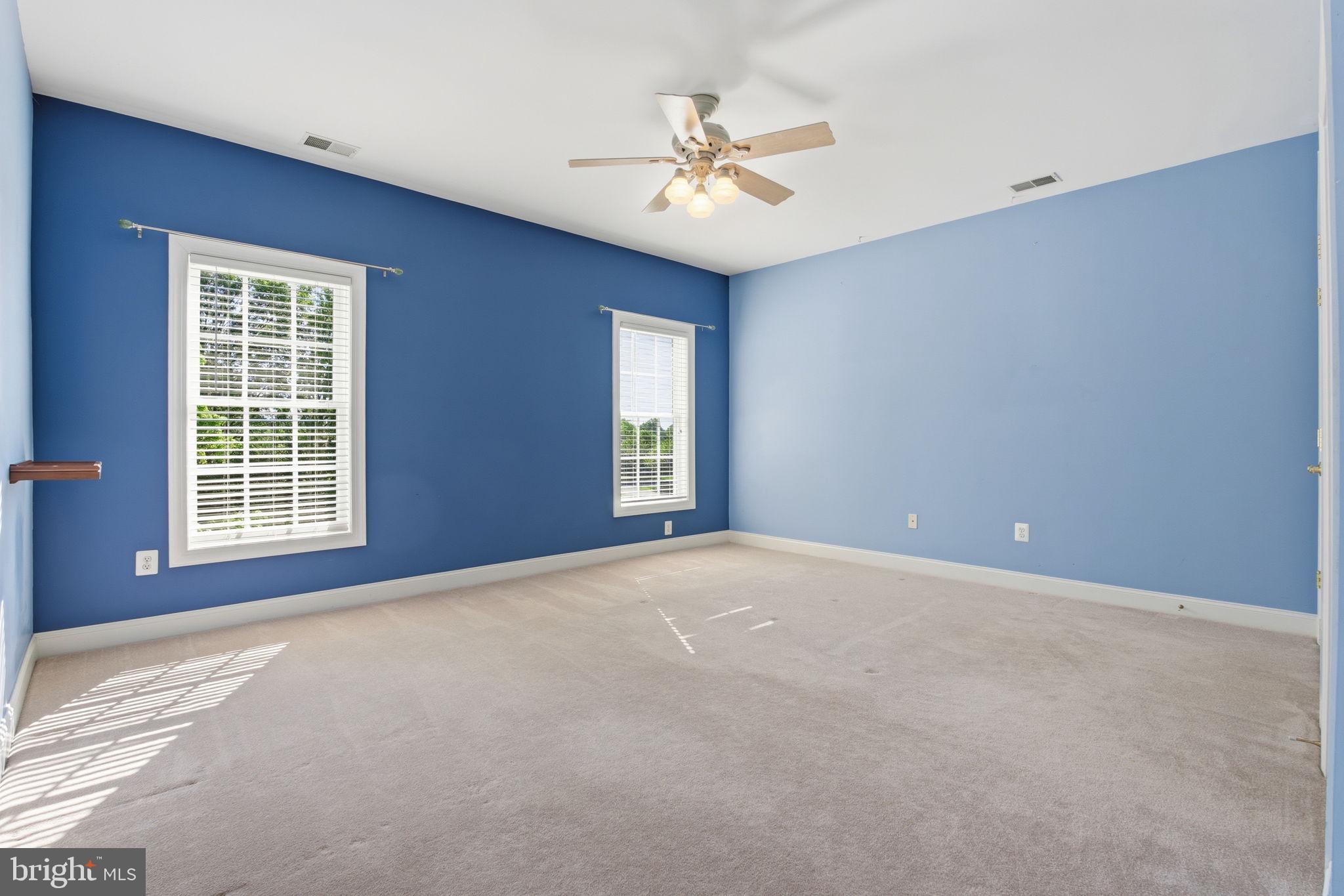 MANOR OAKS - Residential