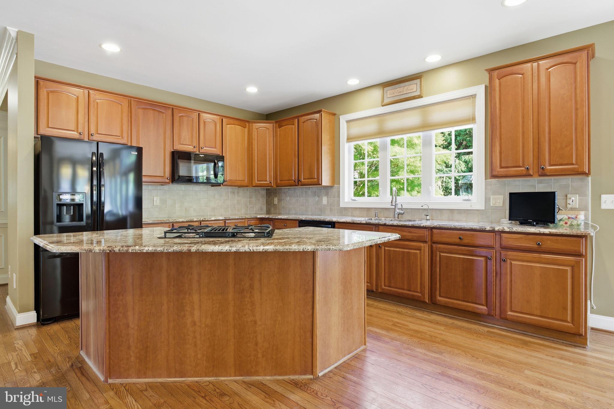 MANOR OAKS - Residential