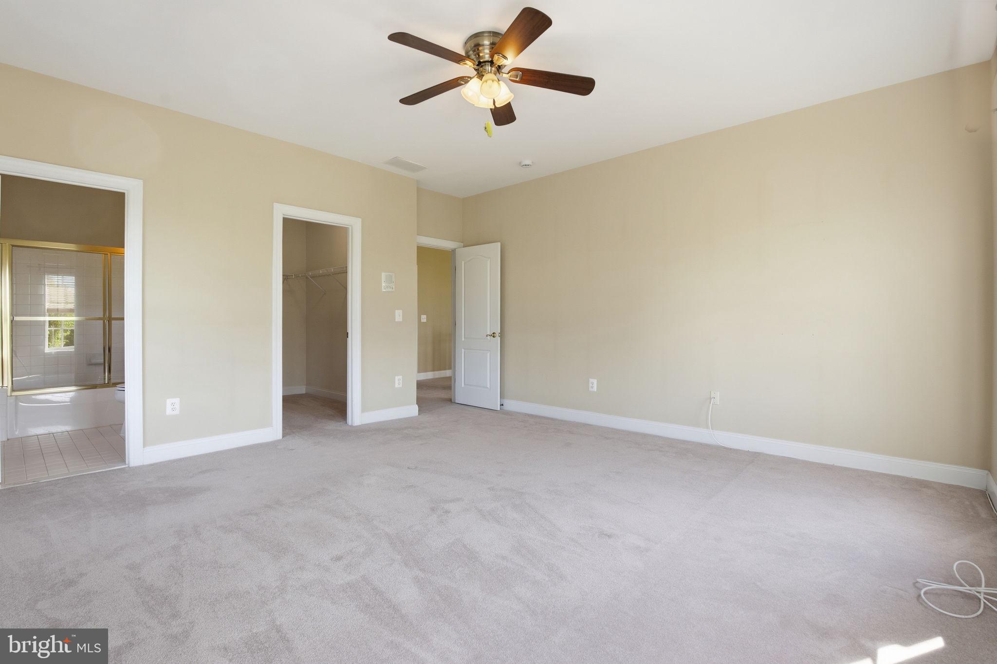 MANOR OAKS - Residential