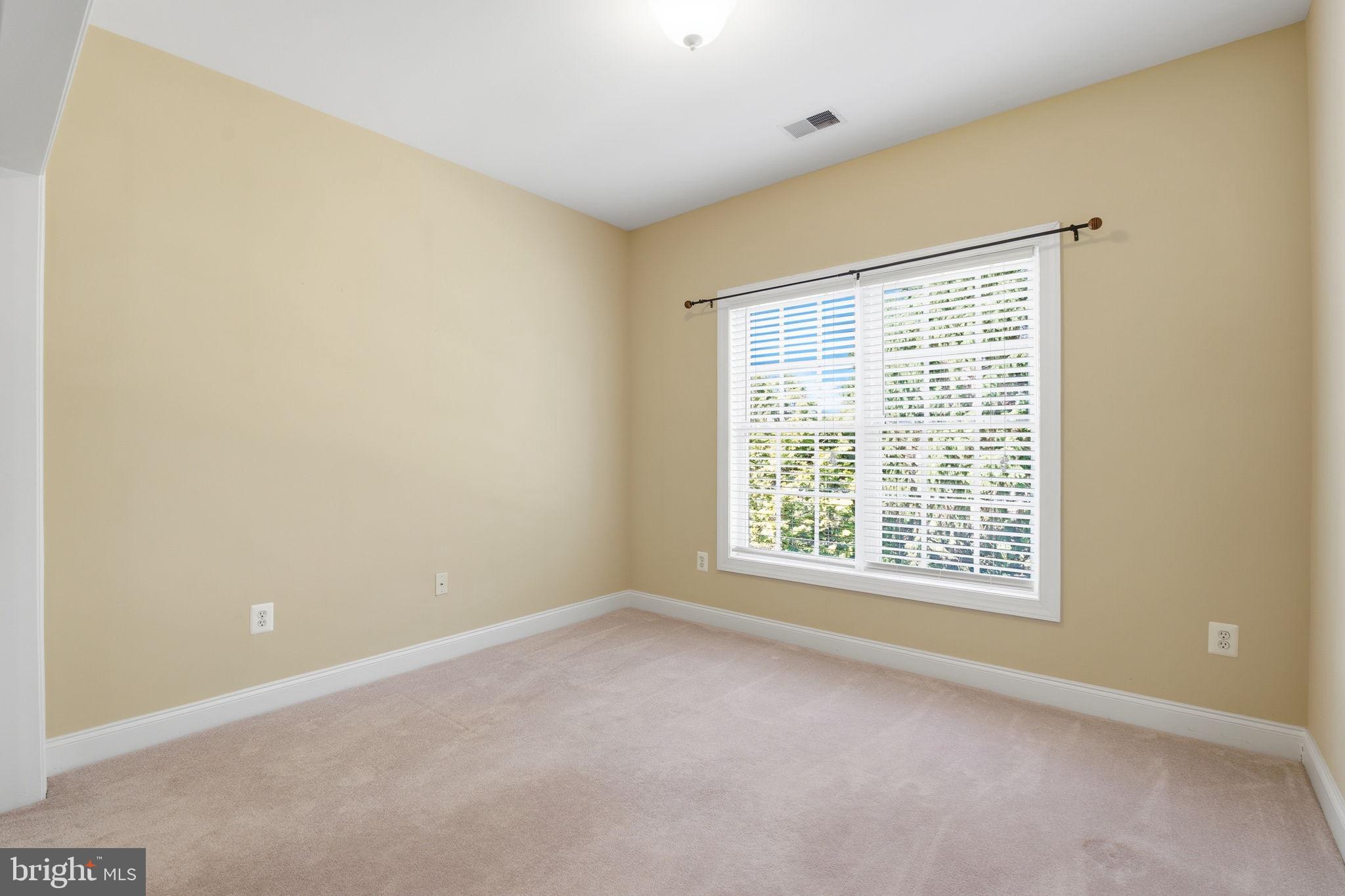 MANOR OAKS - Residential