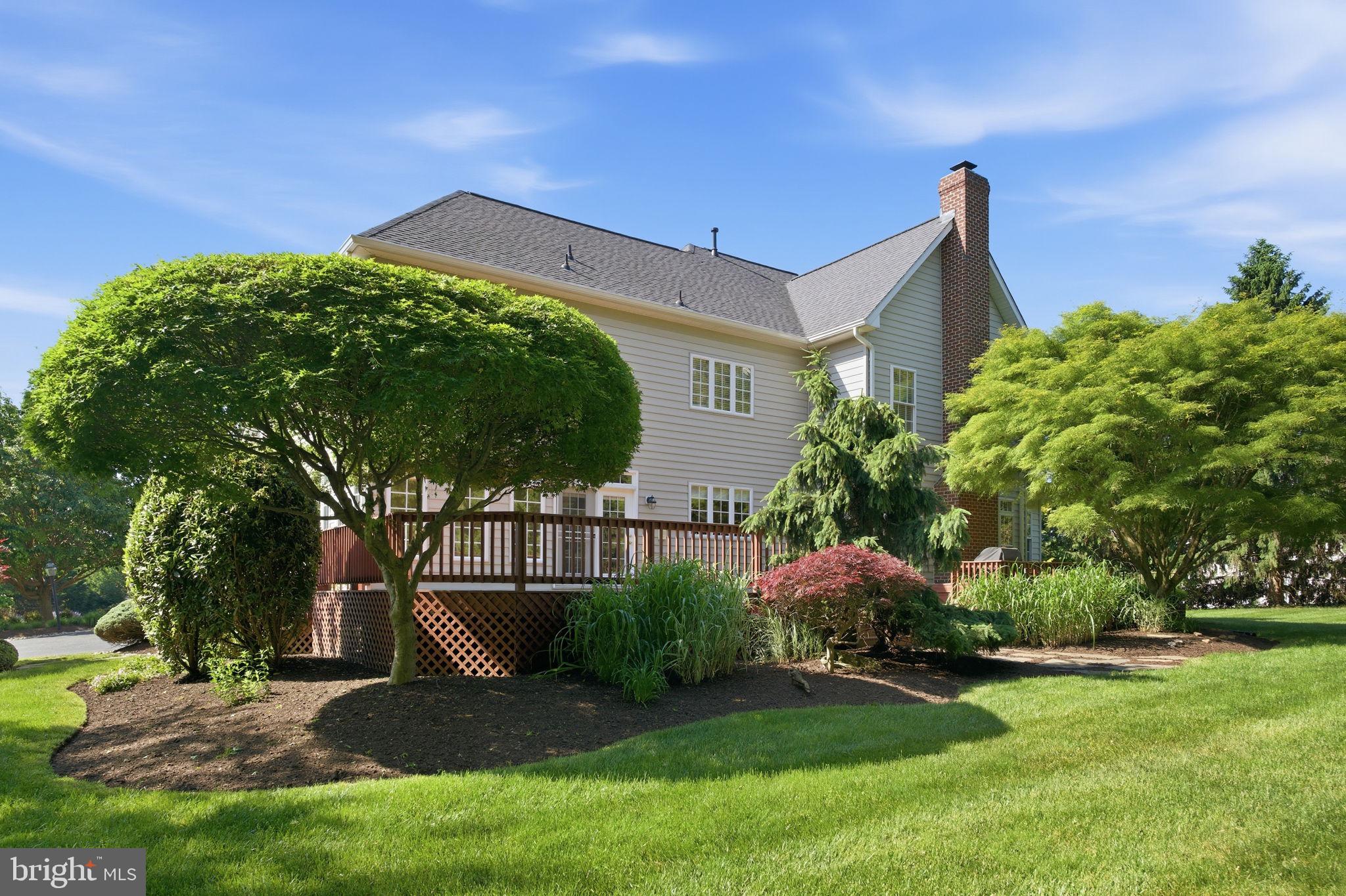MANOR OAKS - Residential