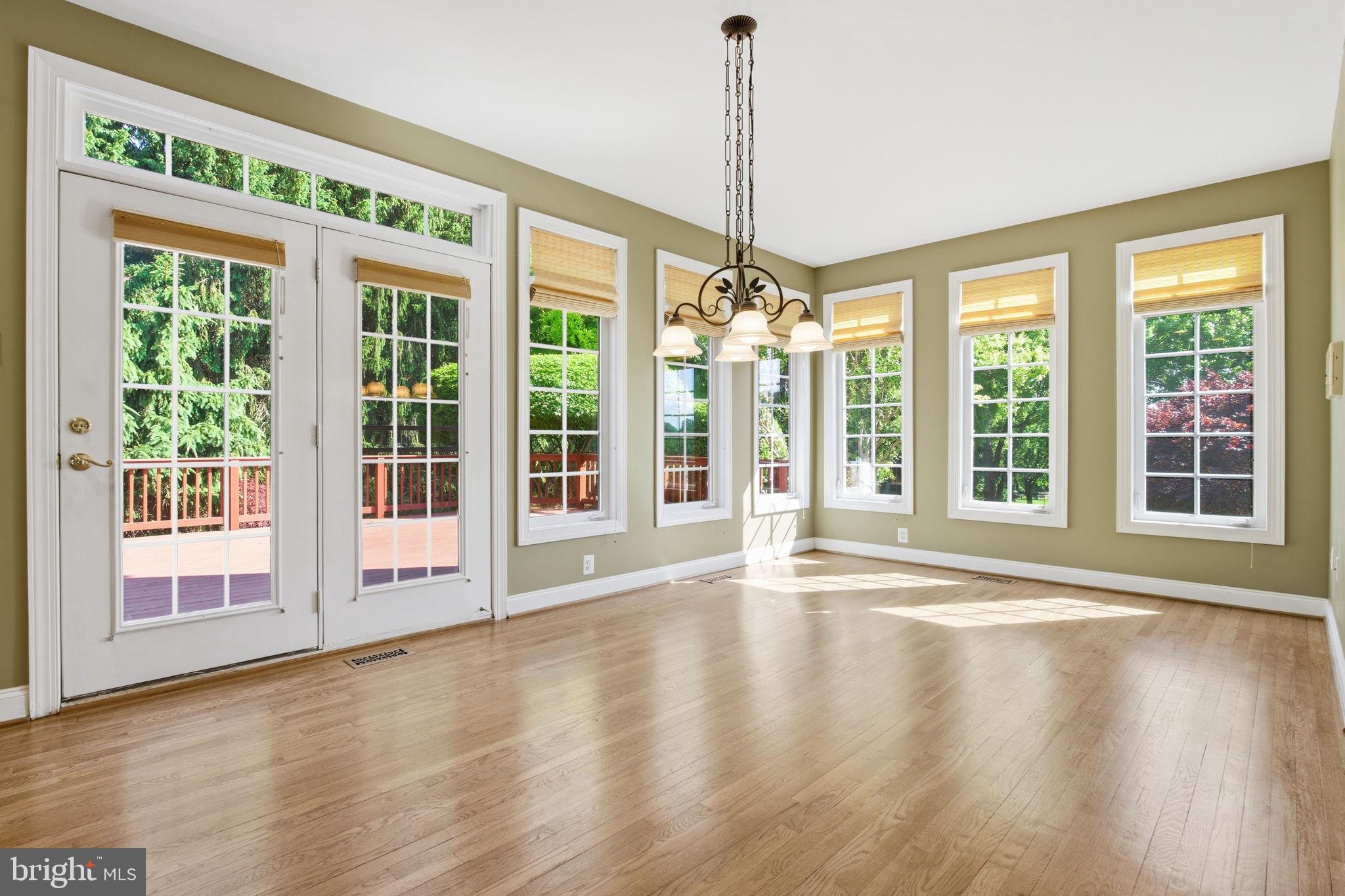 MANOR OAKS - Residential