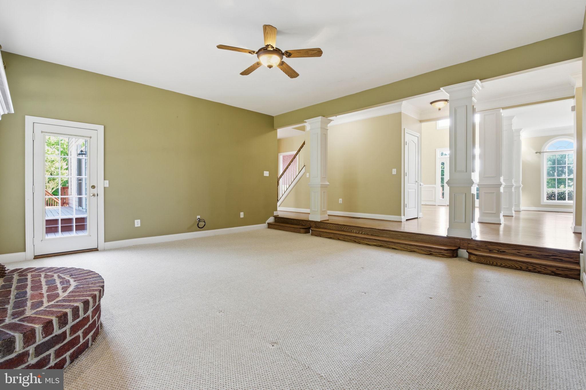 MANOR OAKS - Residential