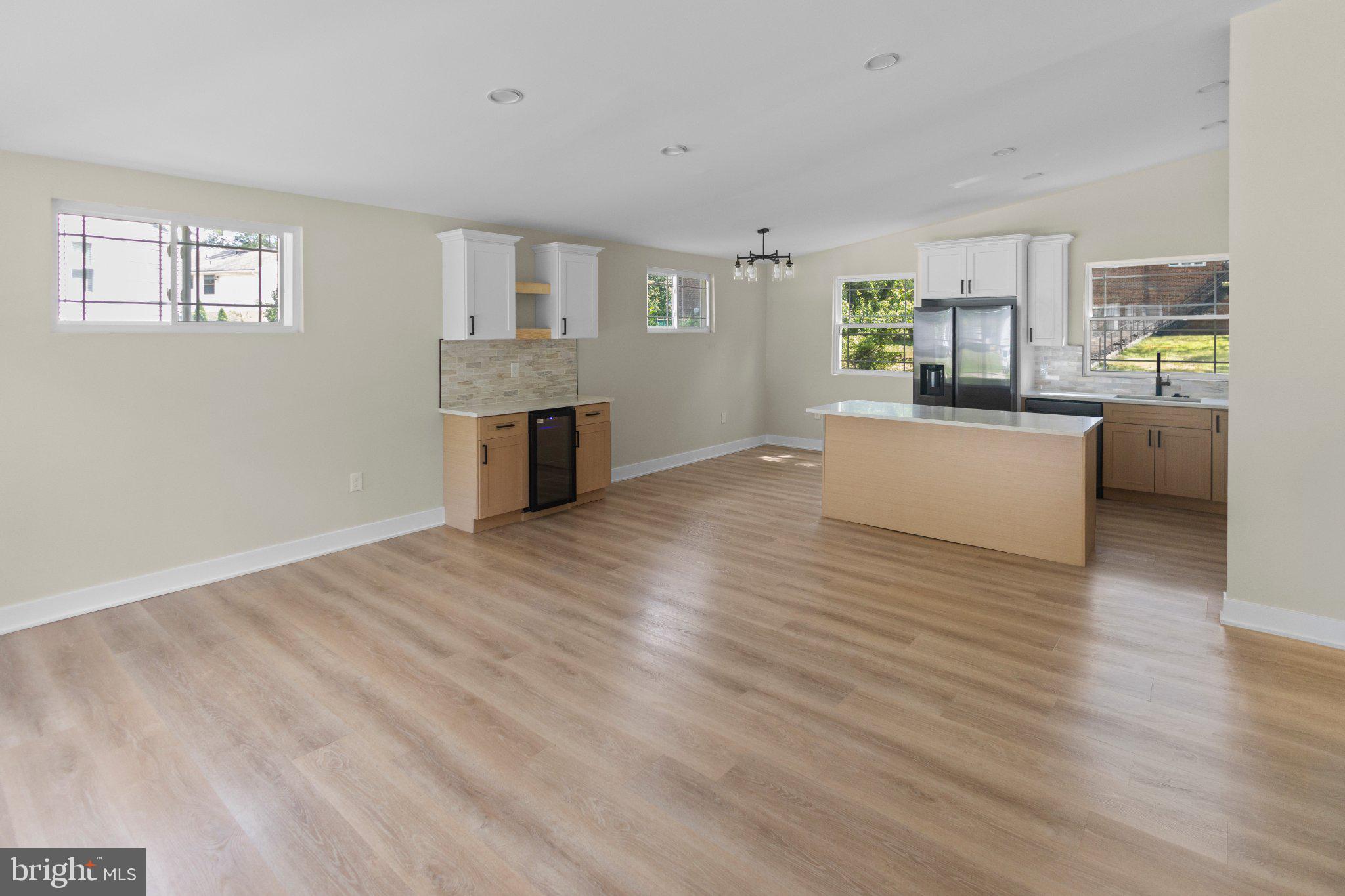 7 GLOUCESTER AVENUE
