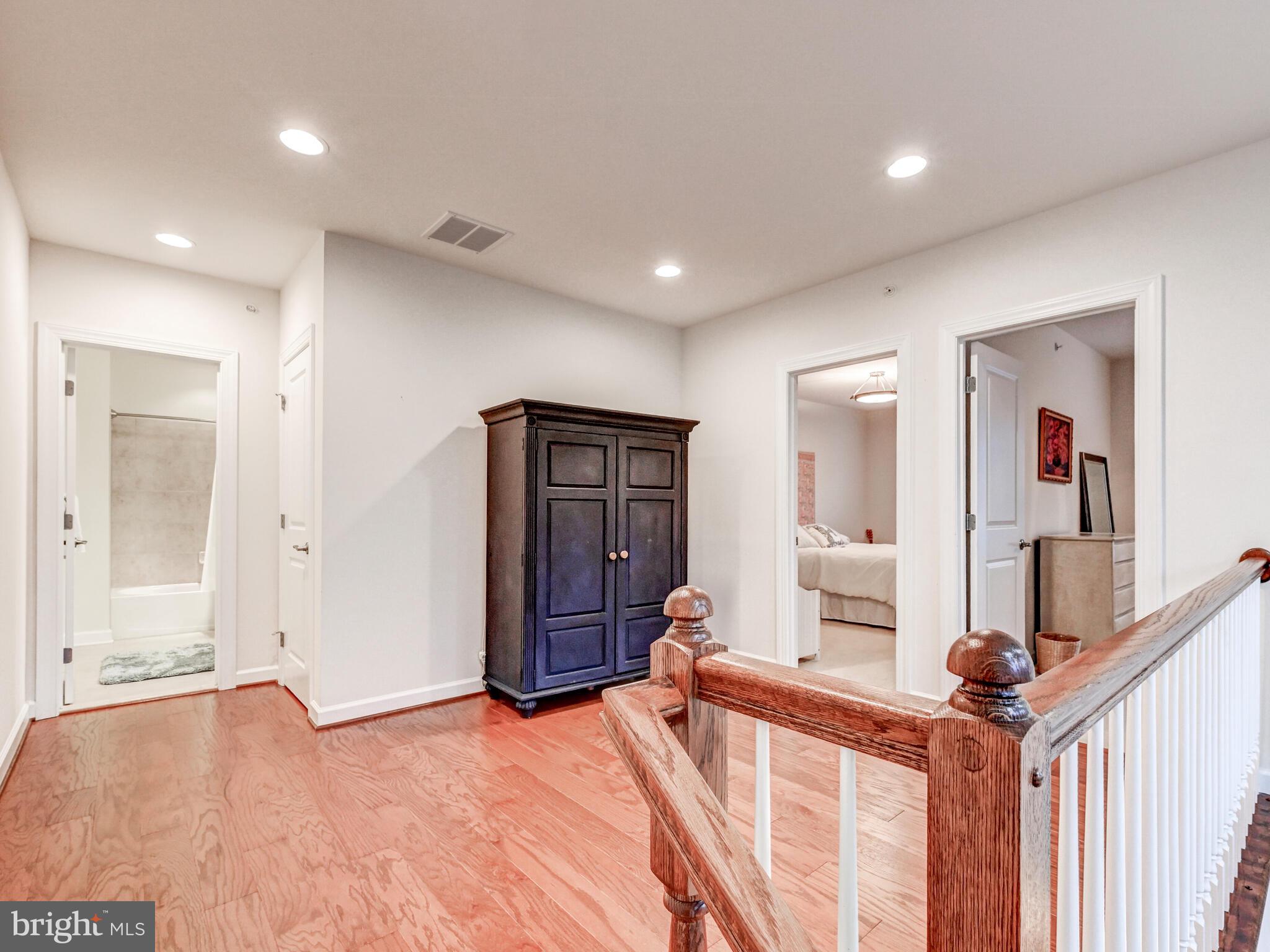 ROCKLAND RIDGE - Residential