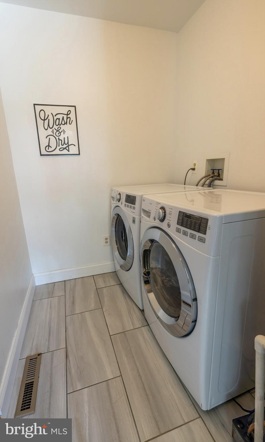 CLOVERFIELDS - Residential