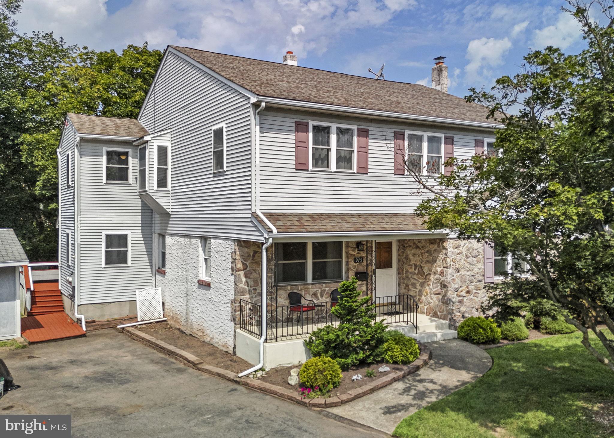 975 PARK DRIVE