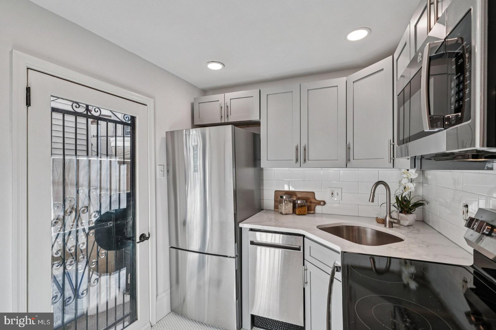 GRADUATE HOSPITAL - Residential