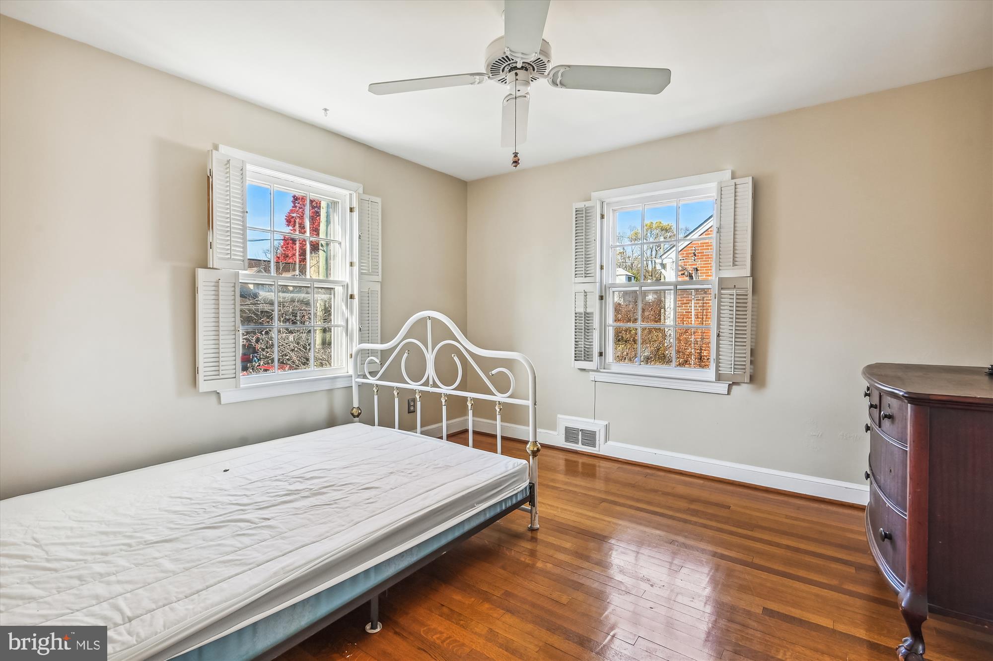 WHEATLEY HILLS - Residential